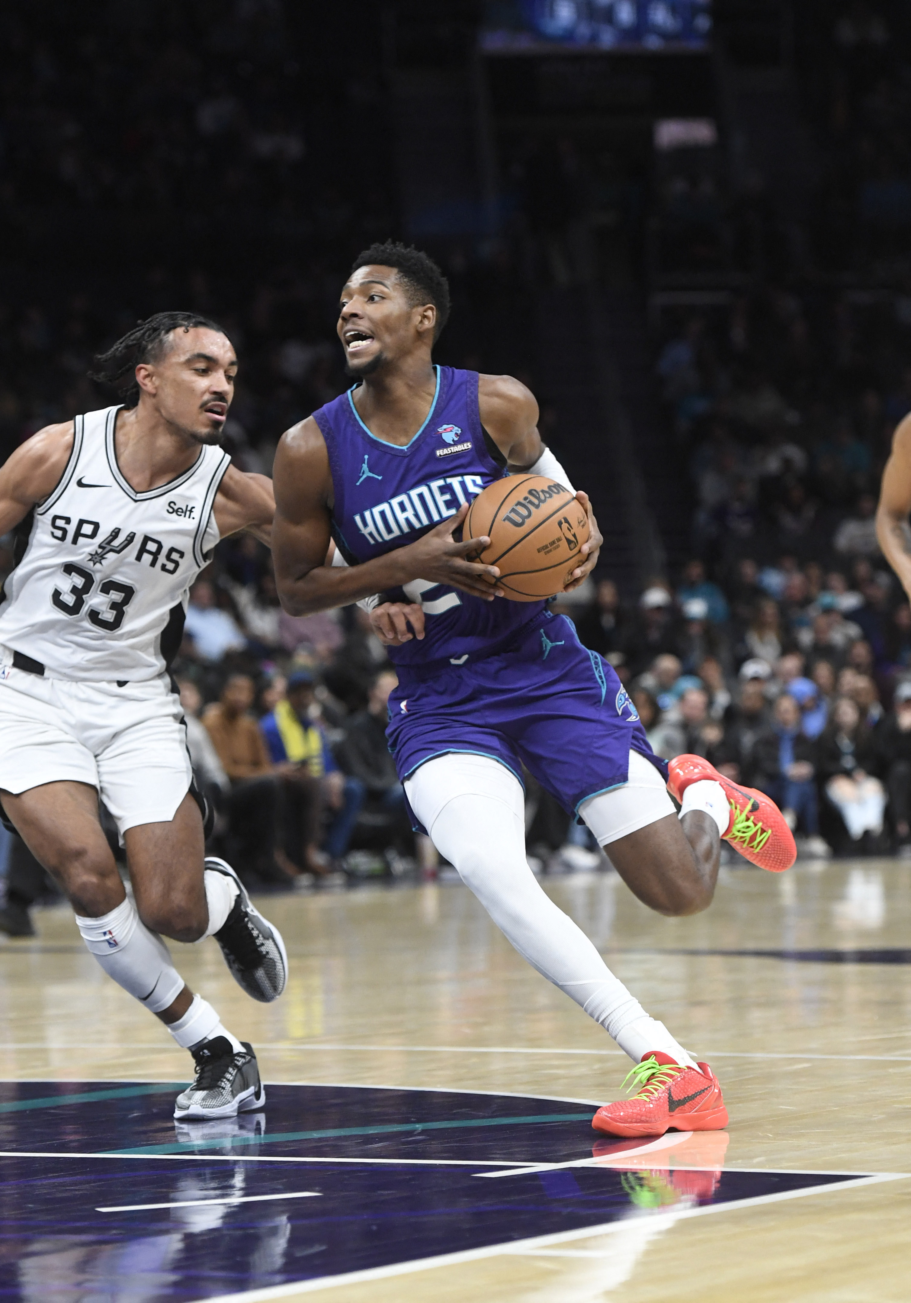 LaMelo Ball, Hornets fend off Spurs to halt 6-game skid