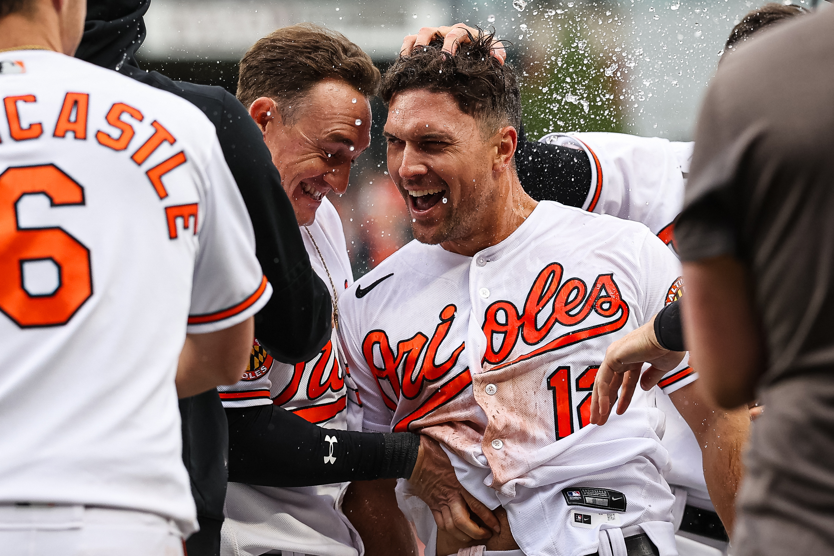 Orioles beat Tigers 2-1 to extend win streak