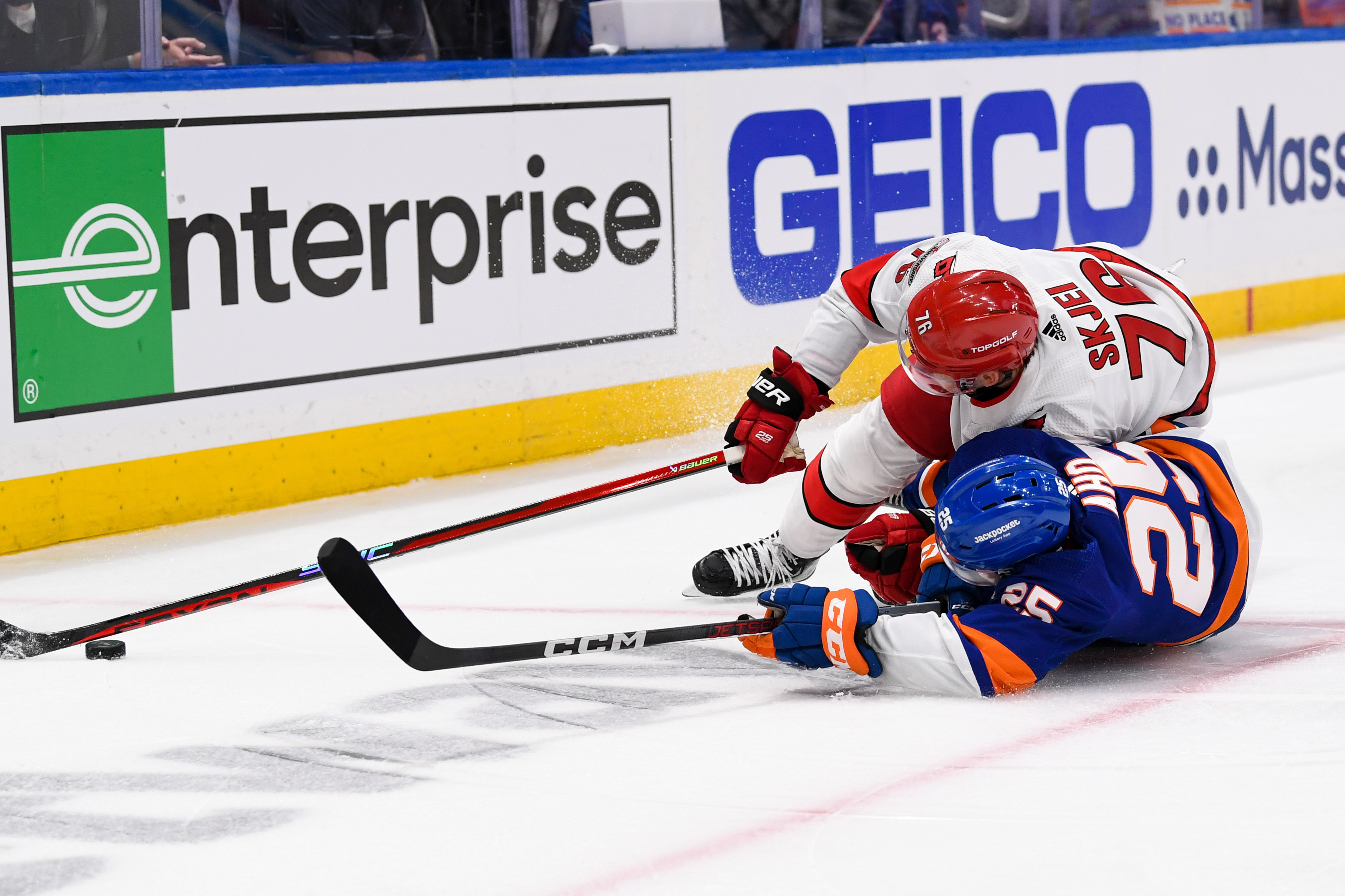 Islanders' Late Goal Flurry Secures Game 3 Win Over Hurricanes | Reuters