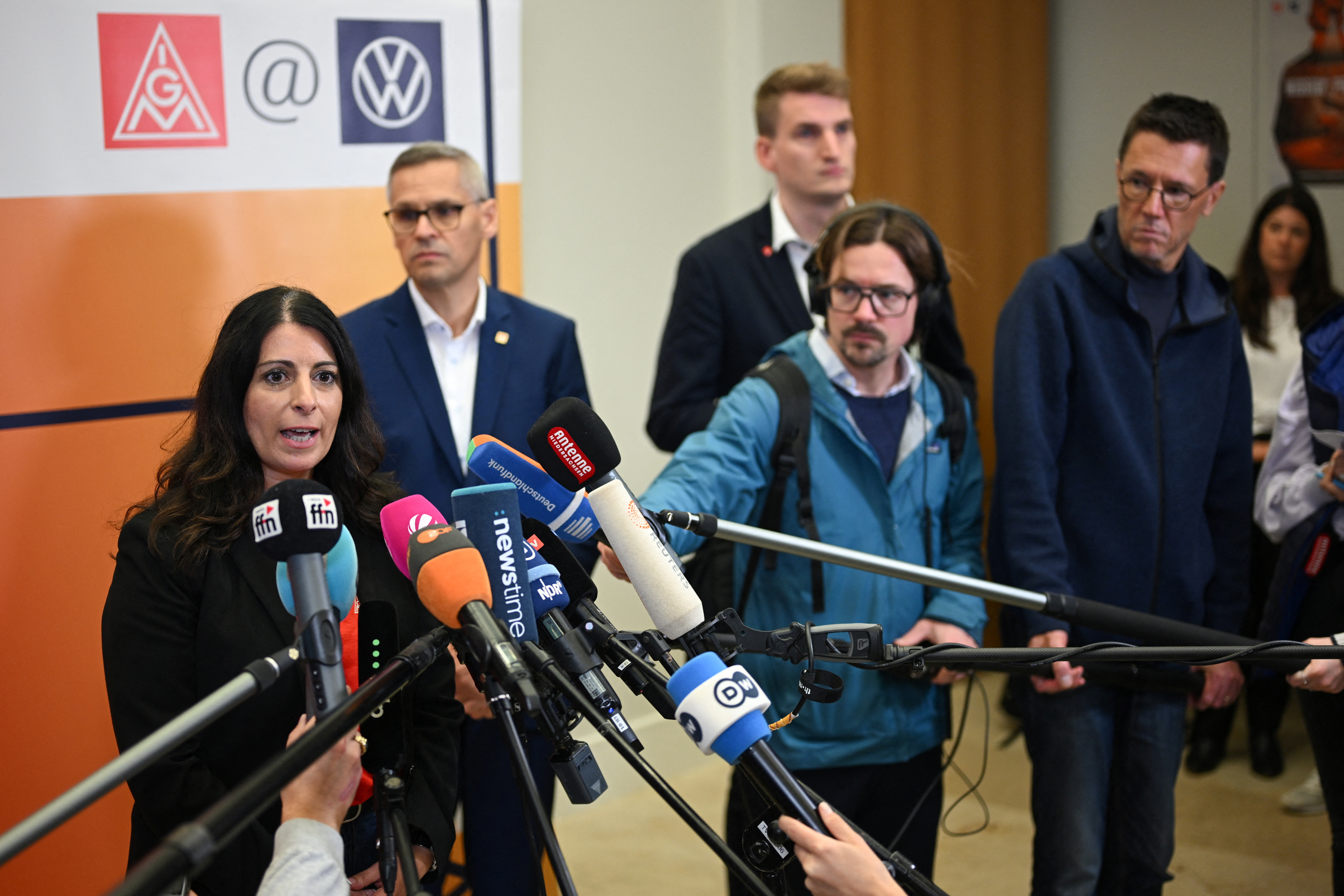 Volkswagen, union IG Metall start talks over new labour agreement in Hanover