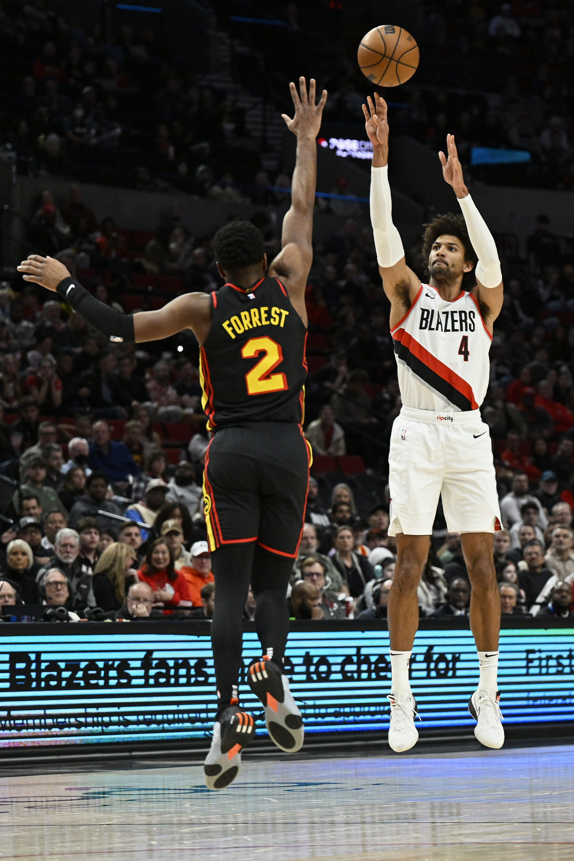 Anfernee Simons, Deandre Ayton Help Blazers Beat Hawks | Reuters