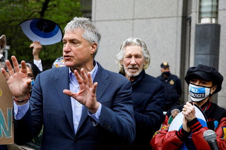 Attorney Steven Donziger arrives at the Manhattan Federal Courthouse in New York