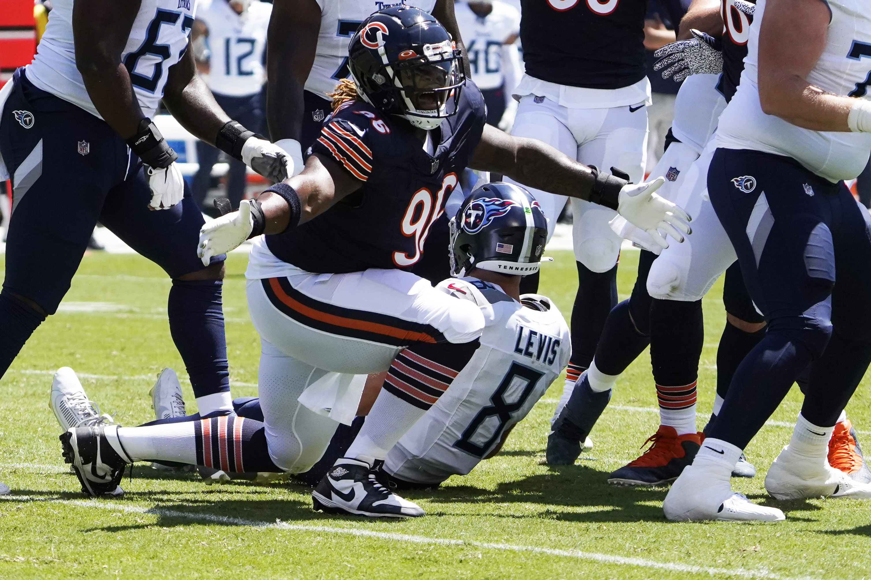 Bears use second-half defense to take down Titans