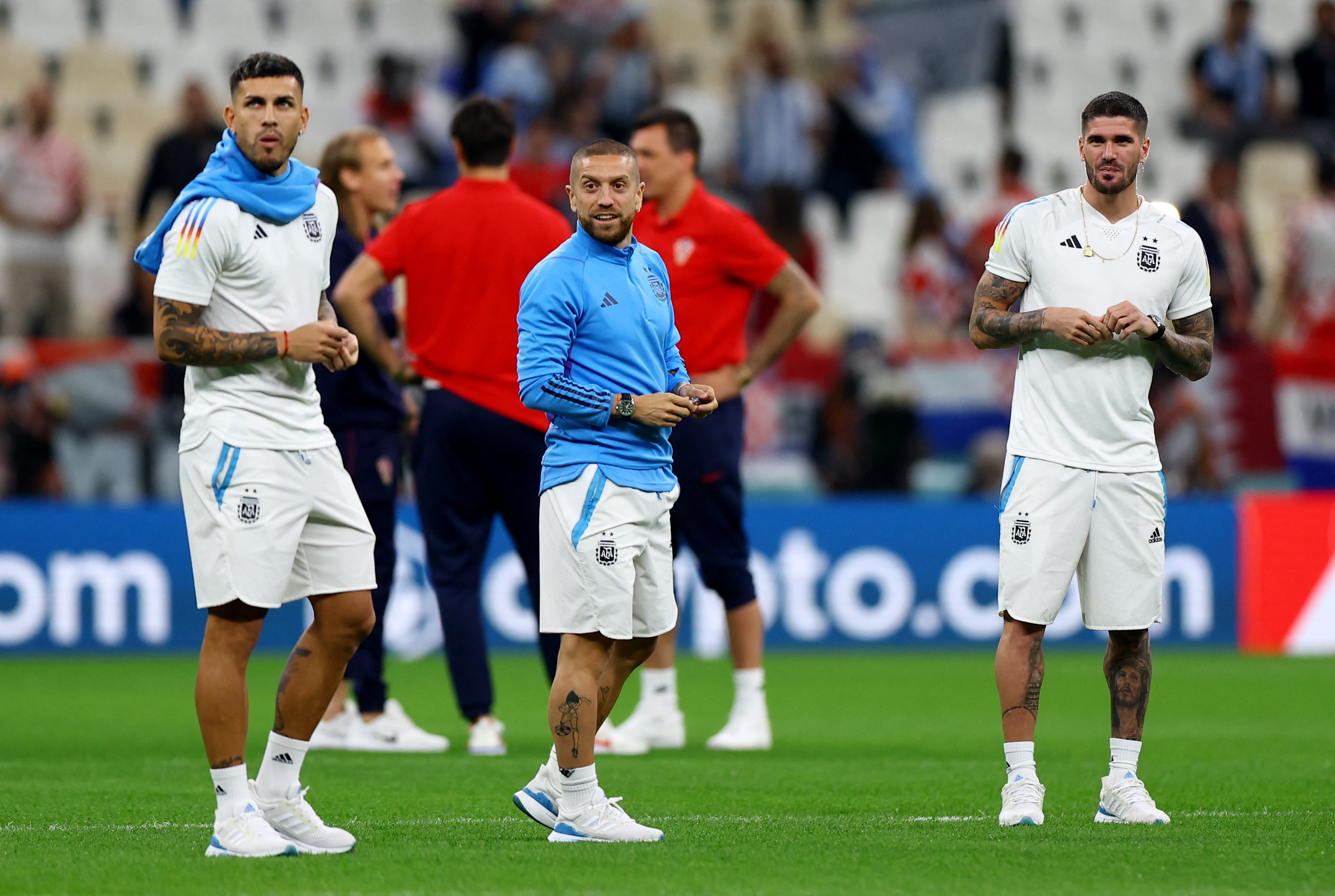 Tagliafico and Paredes in for Argentina against unchanged Croatia | Reuters