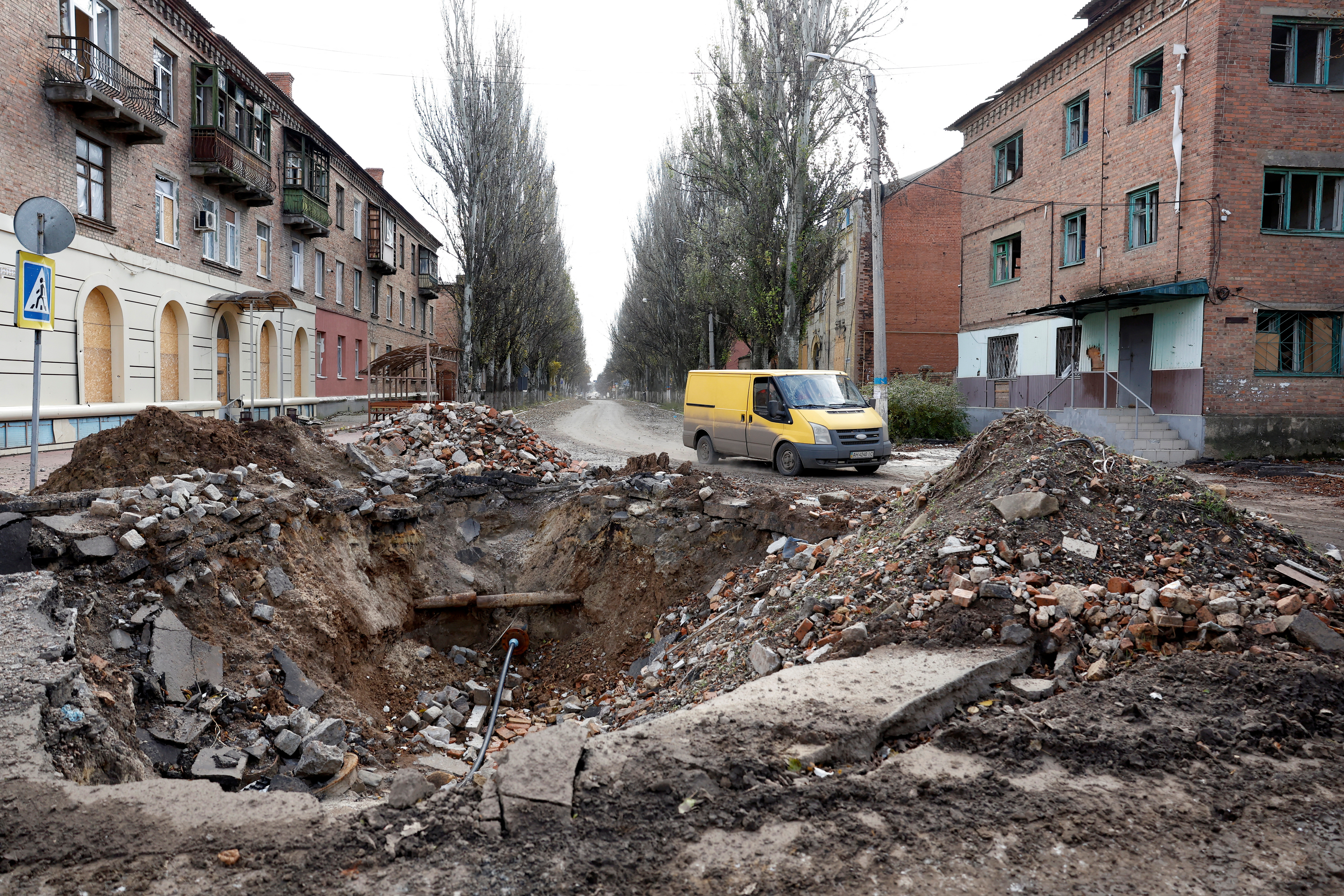 Bakhmut Mayor Reveals Current State of City Amid Brutal Trench