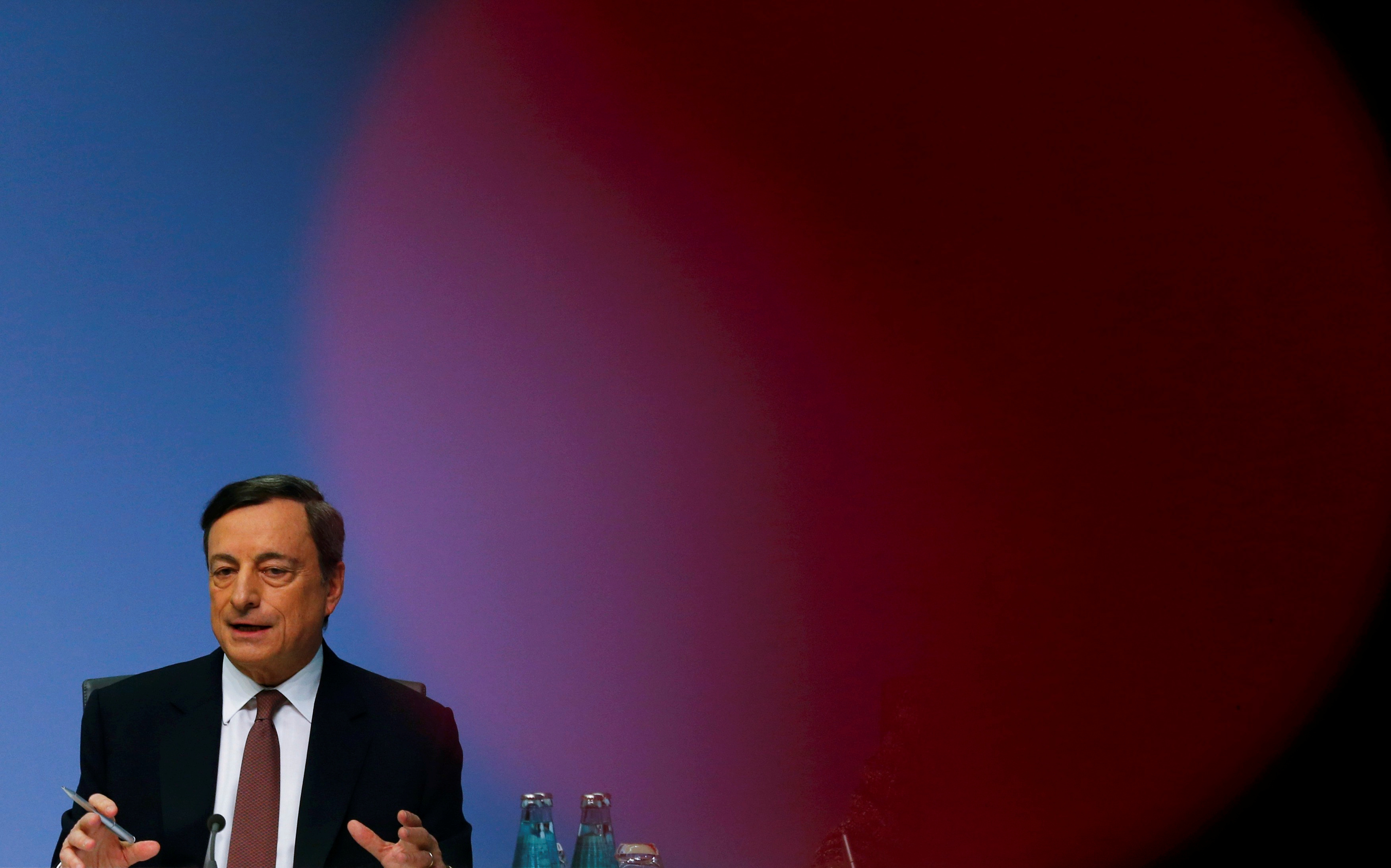 European Central Bank (ECB) President Mario Draghi speaks during a news conference at the ECB headquarters in Frankfurt, Germany, April 21, 2016.   REUTERS/Ralph Orlowski /File Photo