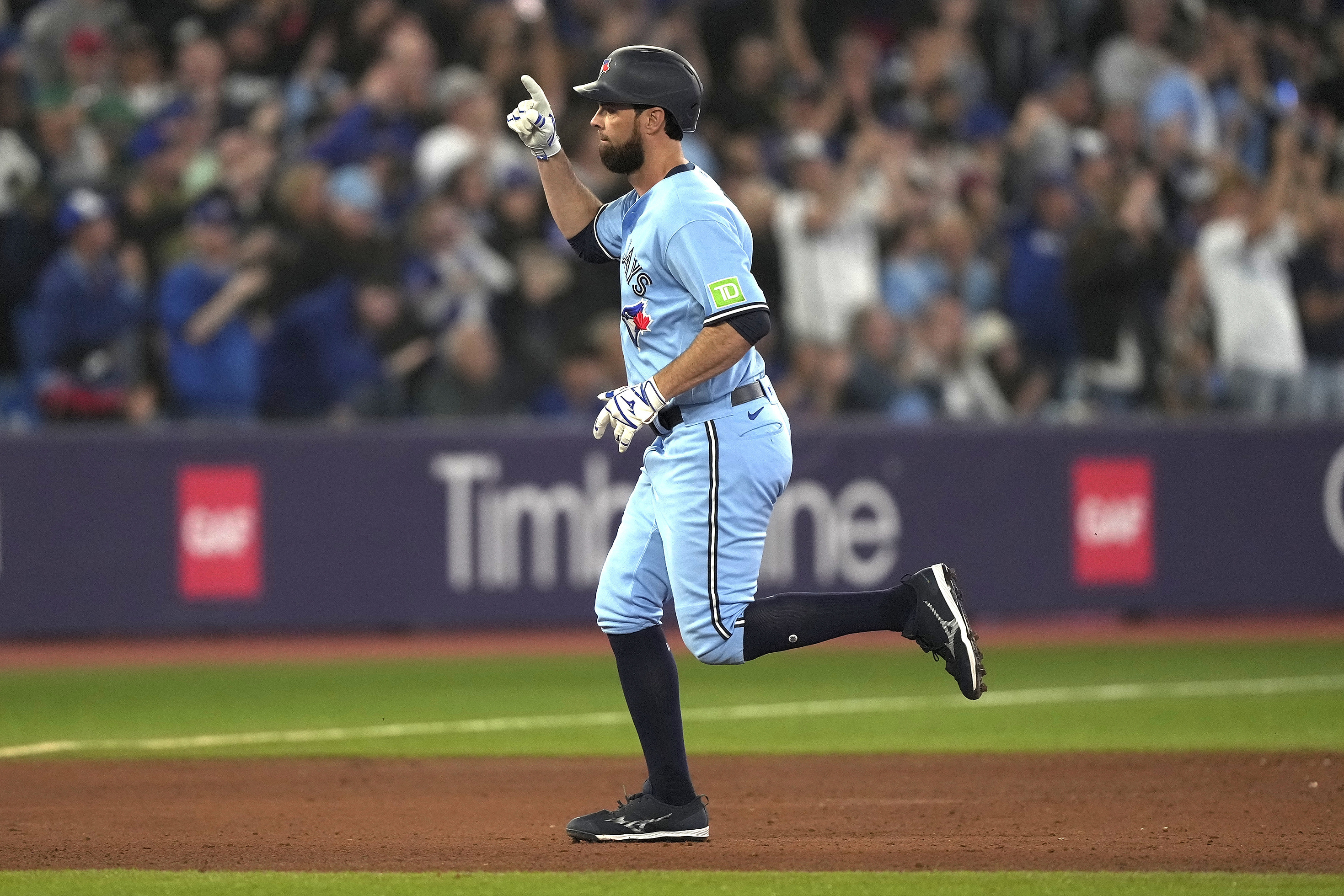 Chris Bassitt, Blue Jays beat Yankees to evade sweep