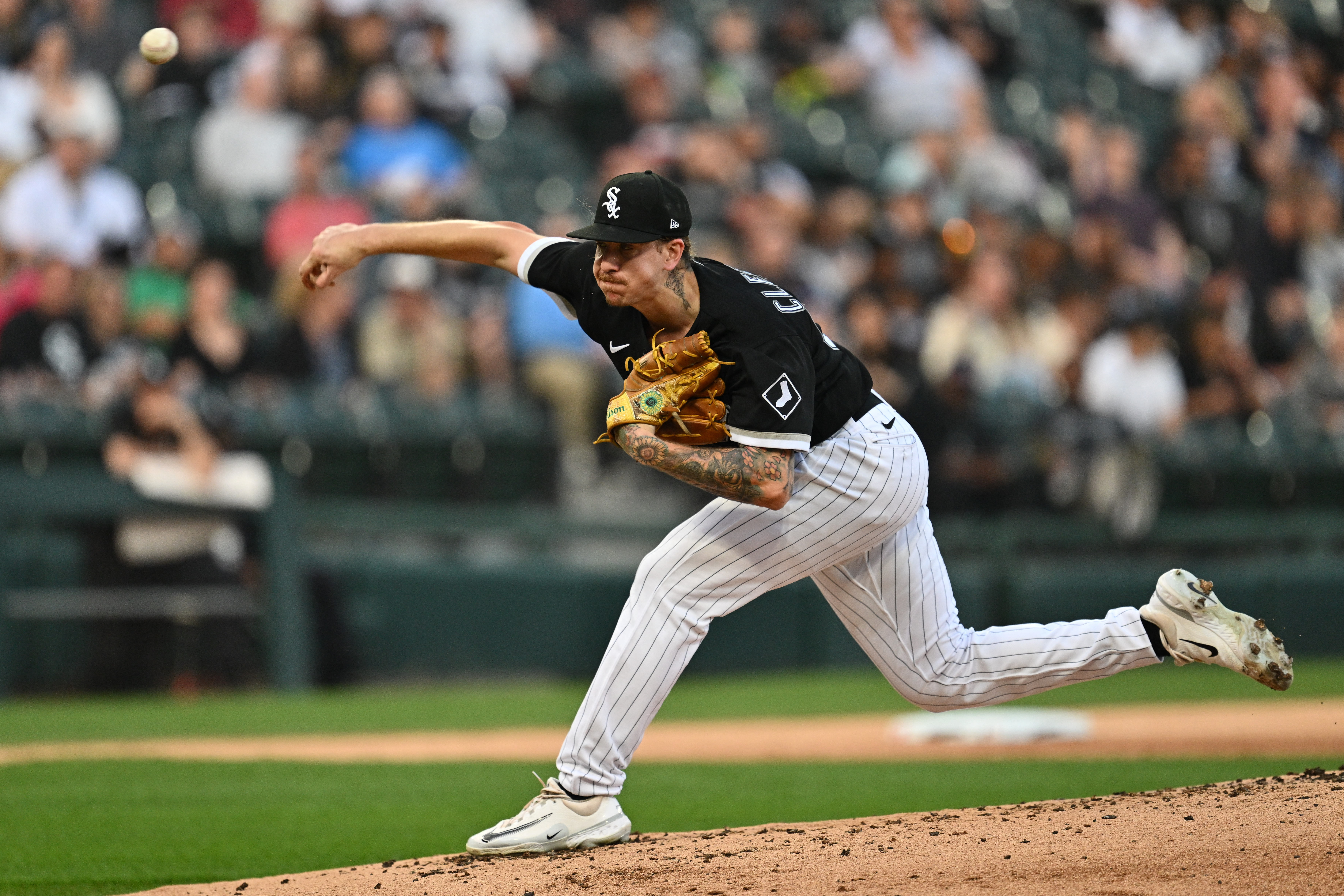 CHICAGO, IL - APRIL 15: Chicago White Sox relief pitcher Reynaldo