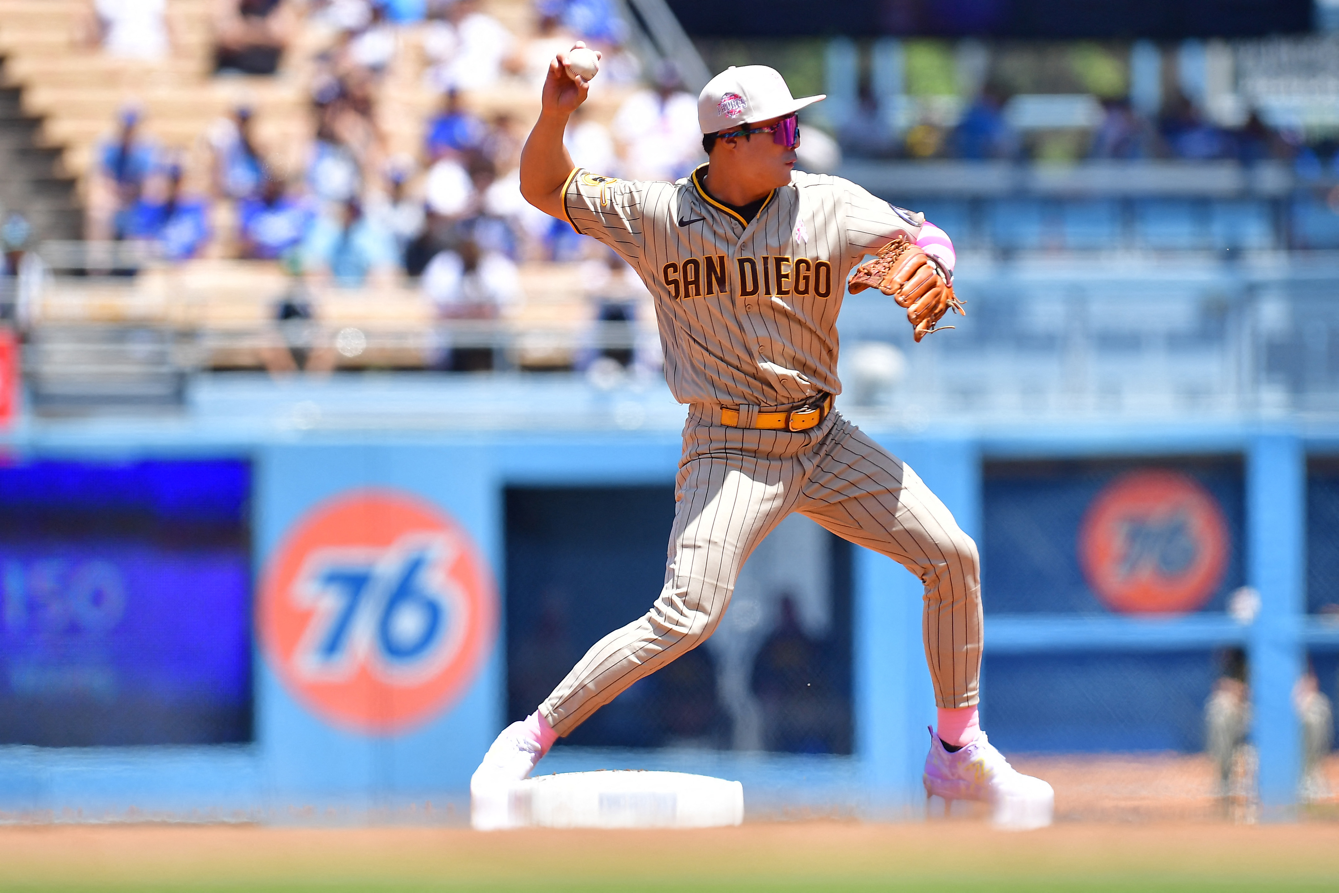 Dodgers complete sweep of Padres in Mother's Day shutout