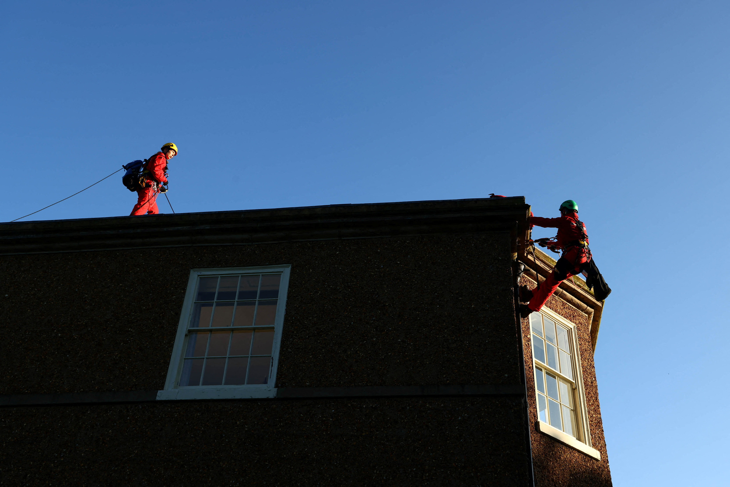 Greenpeace Oil Protesters Cover Rishi Sunak's Home In Black Fabric ...