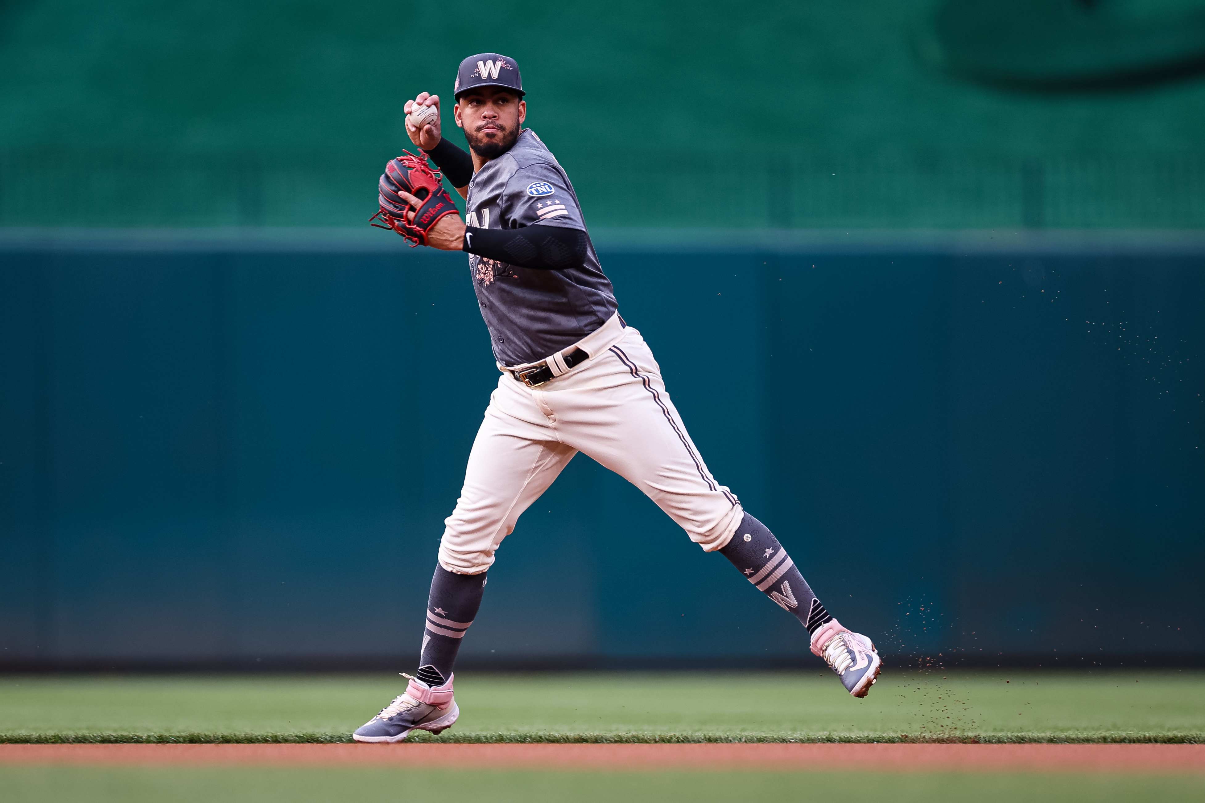 Lindor's 3-run single lifts struggling Mets over Nationals 3-2