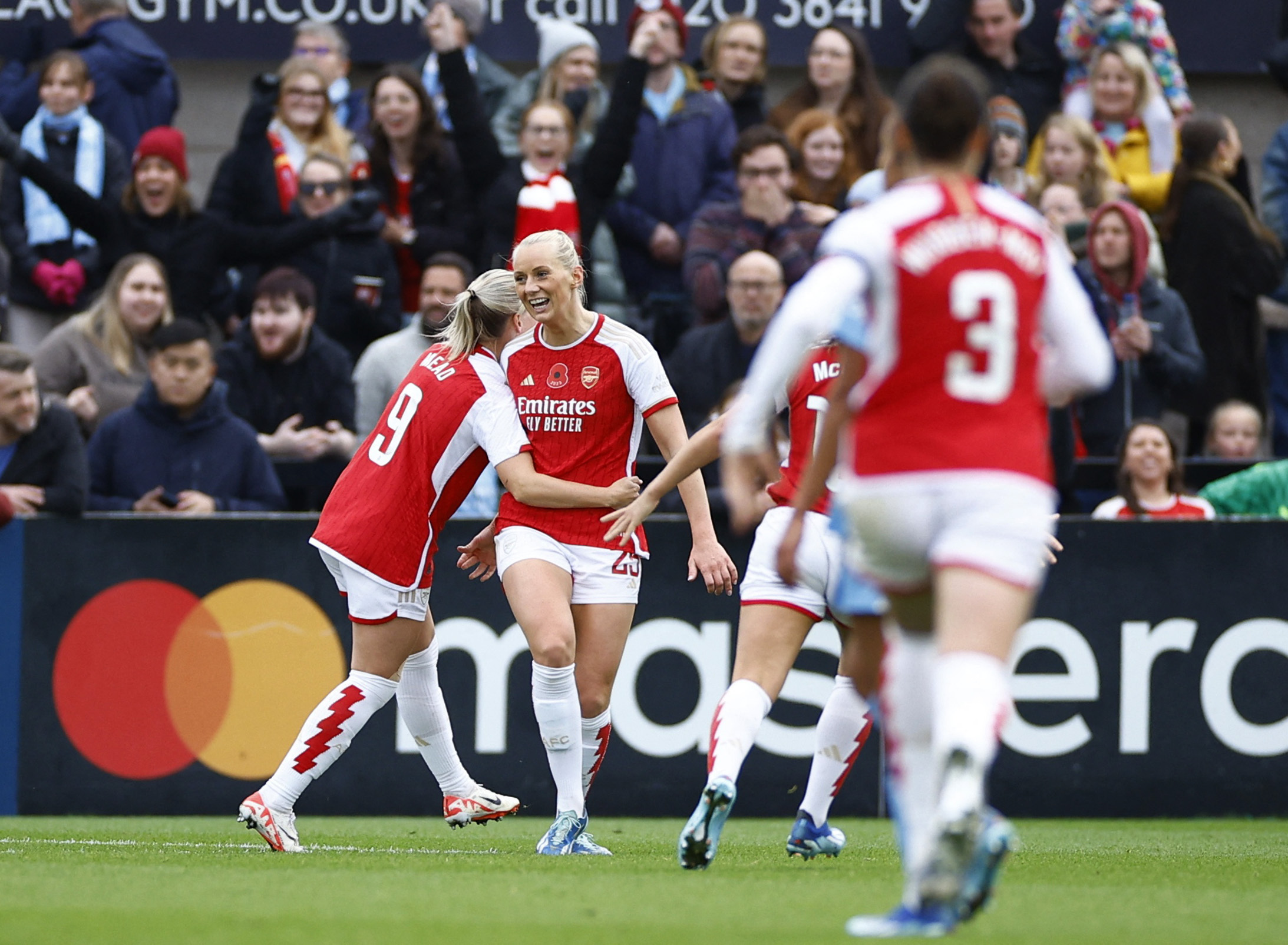 Man Utd 2-2 Arsenal LIVE RESULT: Cloe Lacasse with injury-time
