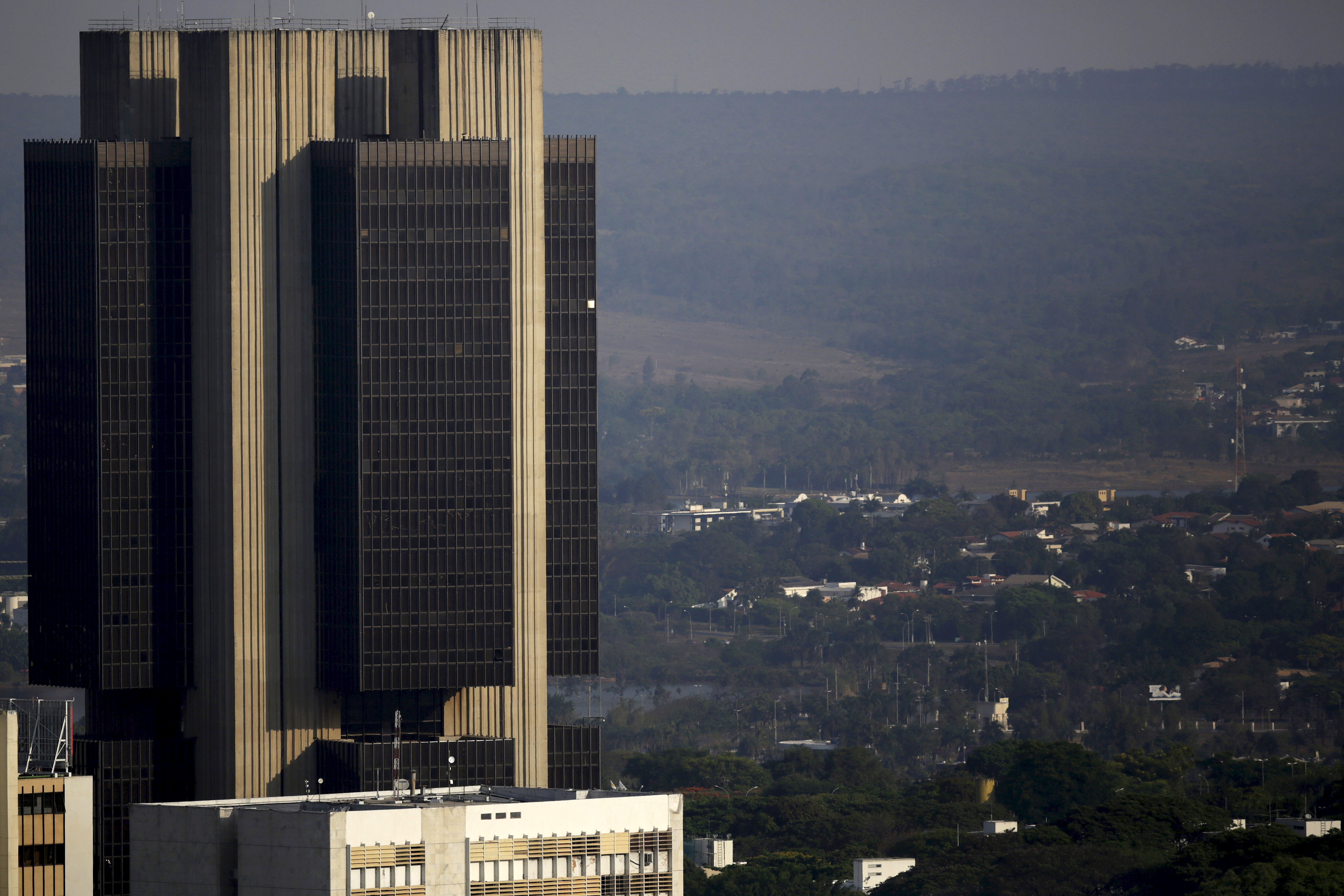 Brazil Central Bank Hastens Rate Hikes to Strangle Inflation, USD/BRL in  Peril