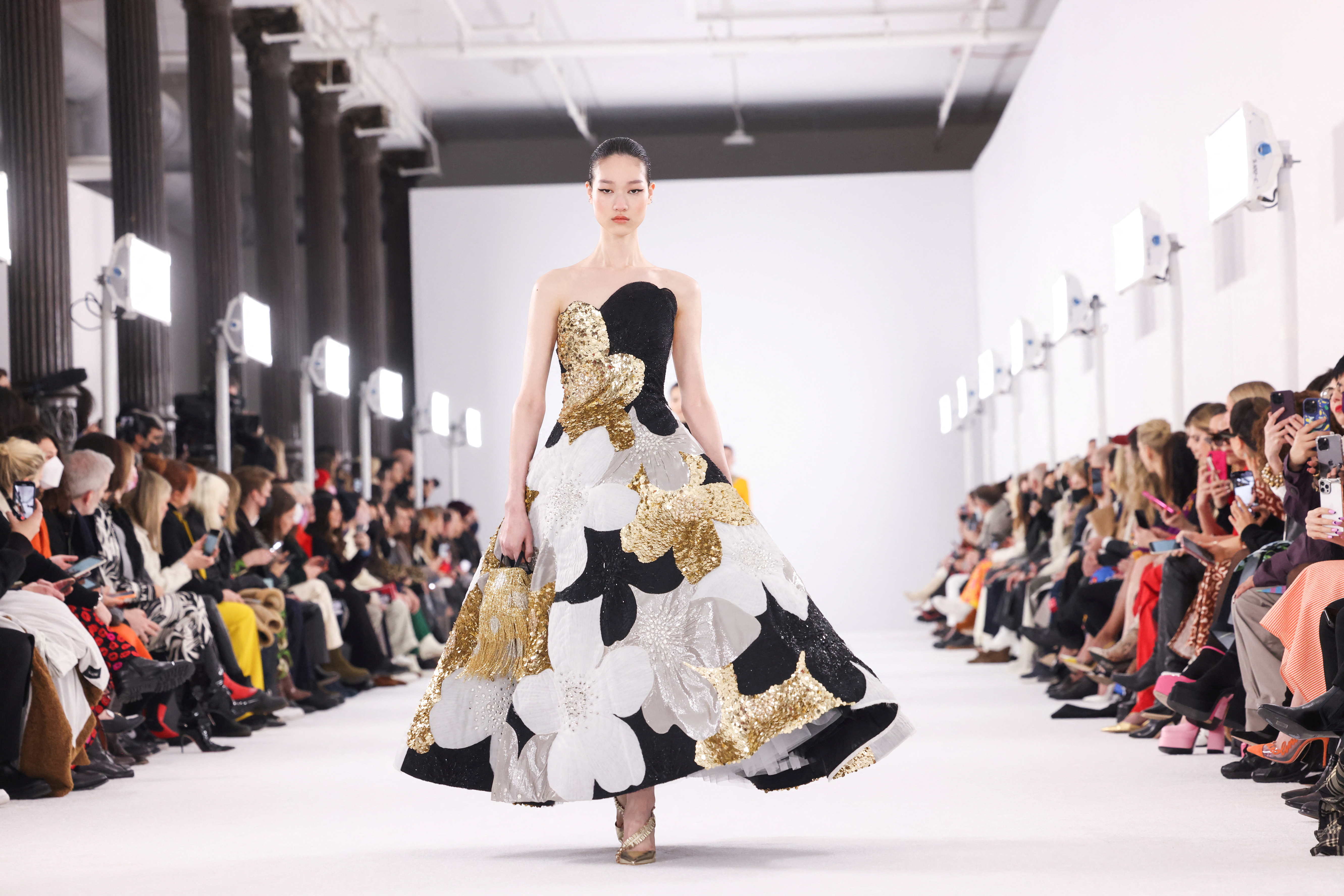 Bows dominate Herrera show at NY Fashion Week
