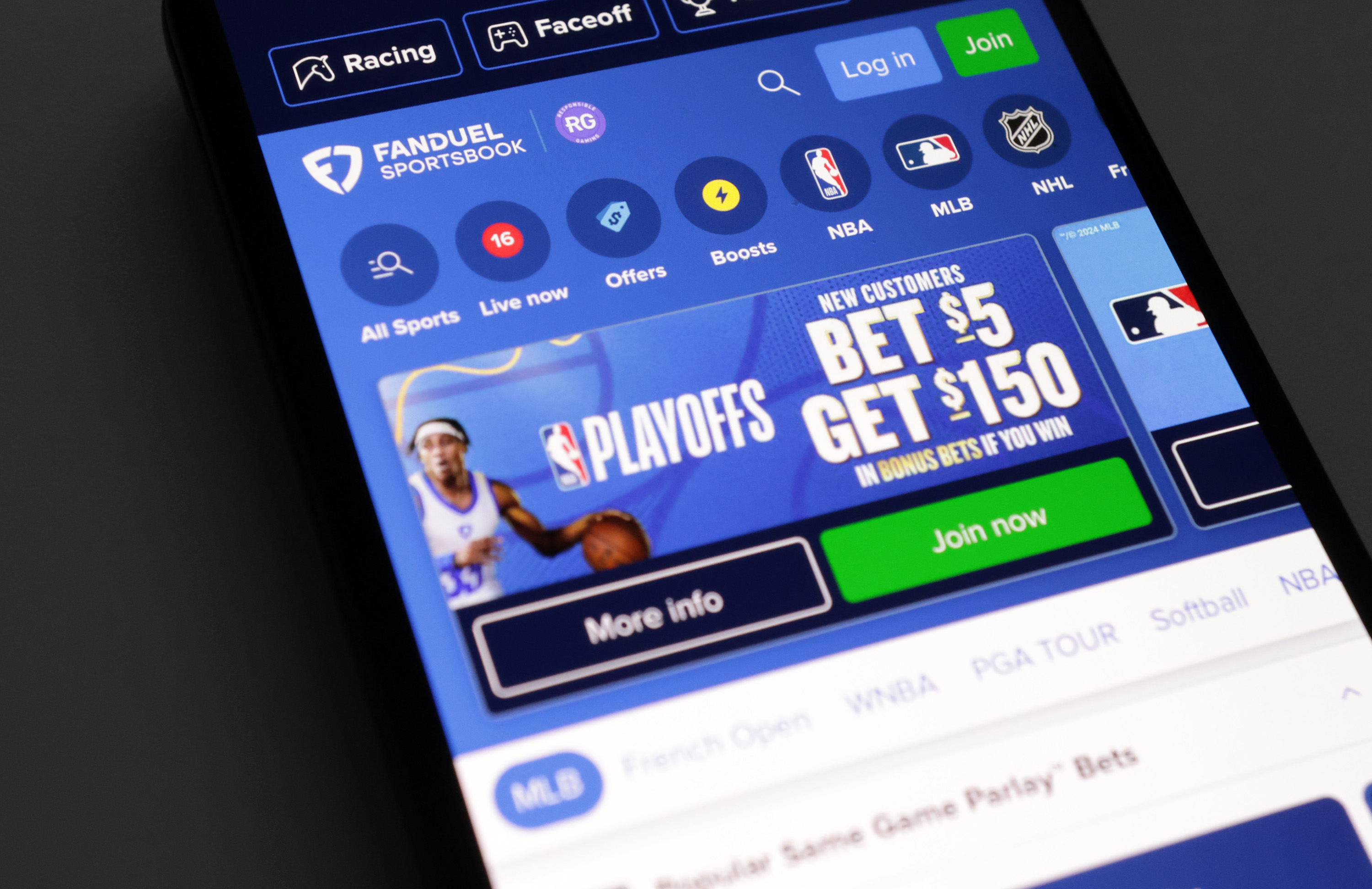 How UK Casinos Appeal to Sports Fans: Strategies and Tactics