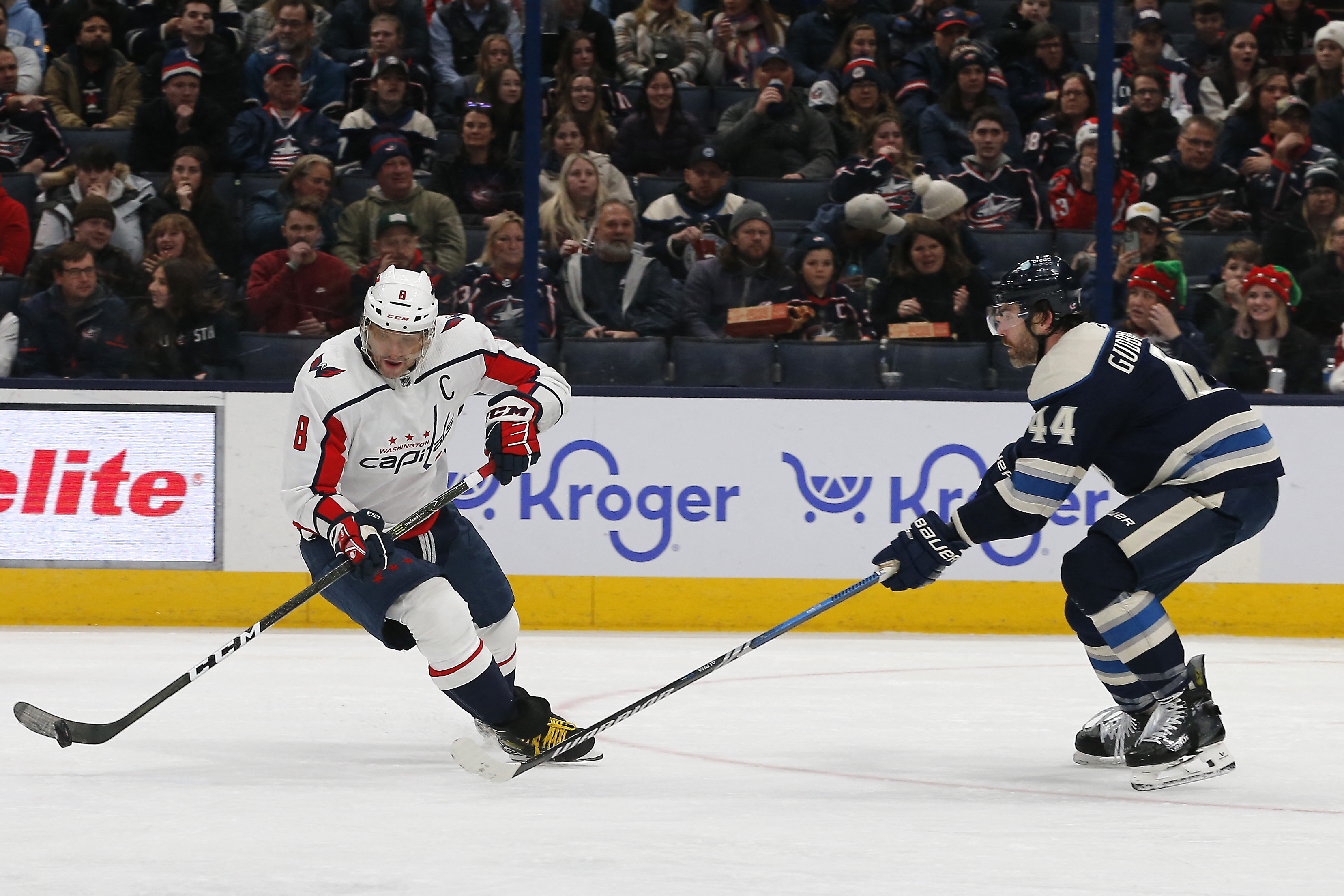 NHL roundup: Nathan MacKinnon hits milestone in Avs' win | Reuters