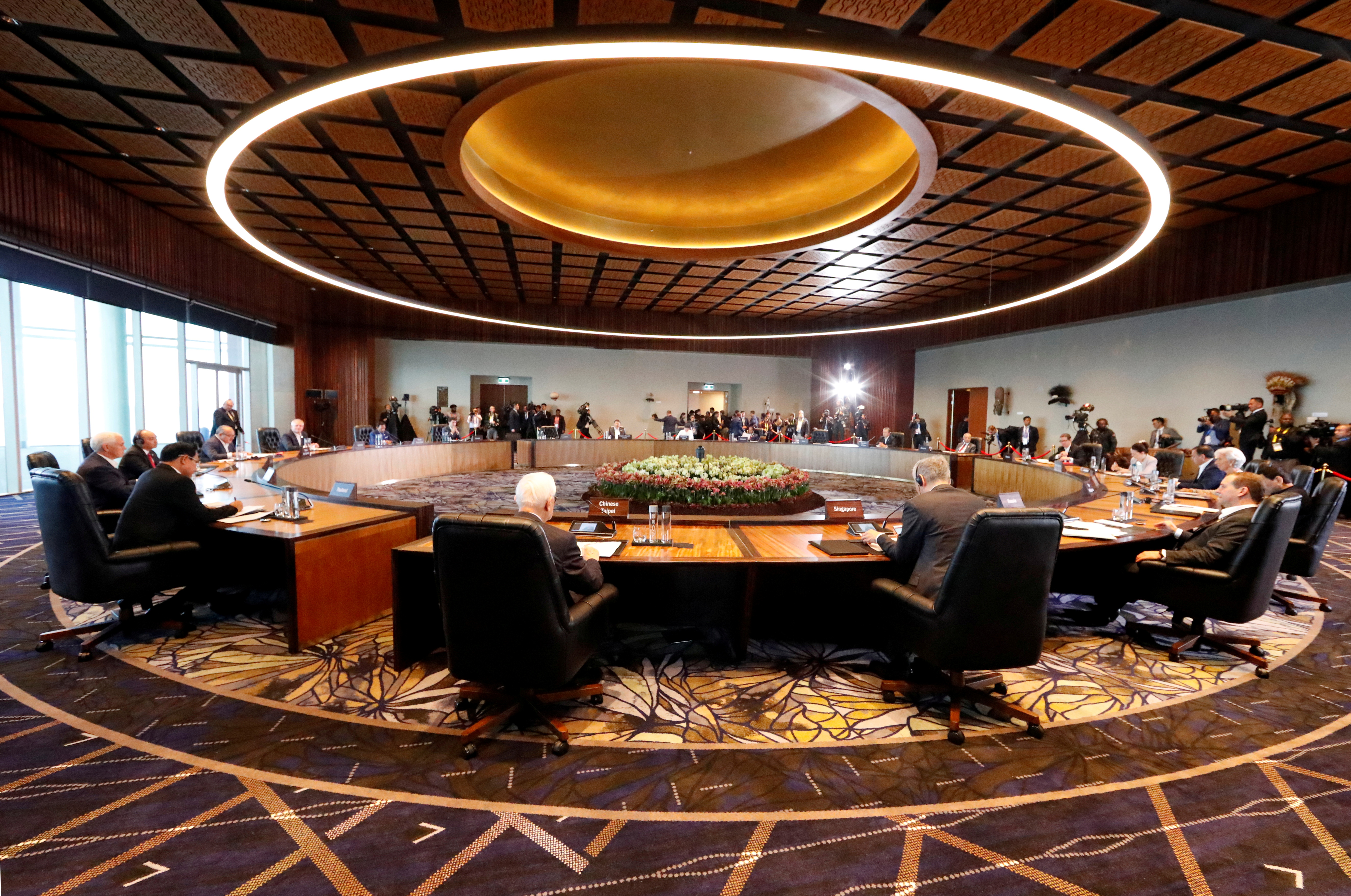 Leaders attend the retreat session of the APEC Summit in Port Moresby, Papua New Guinea