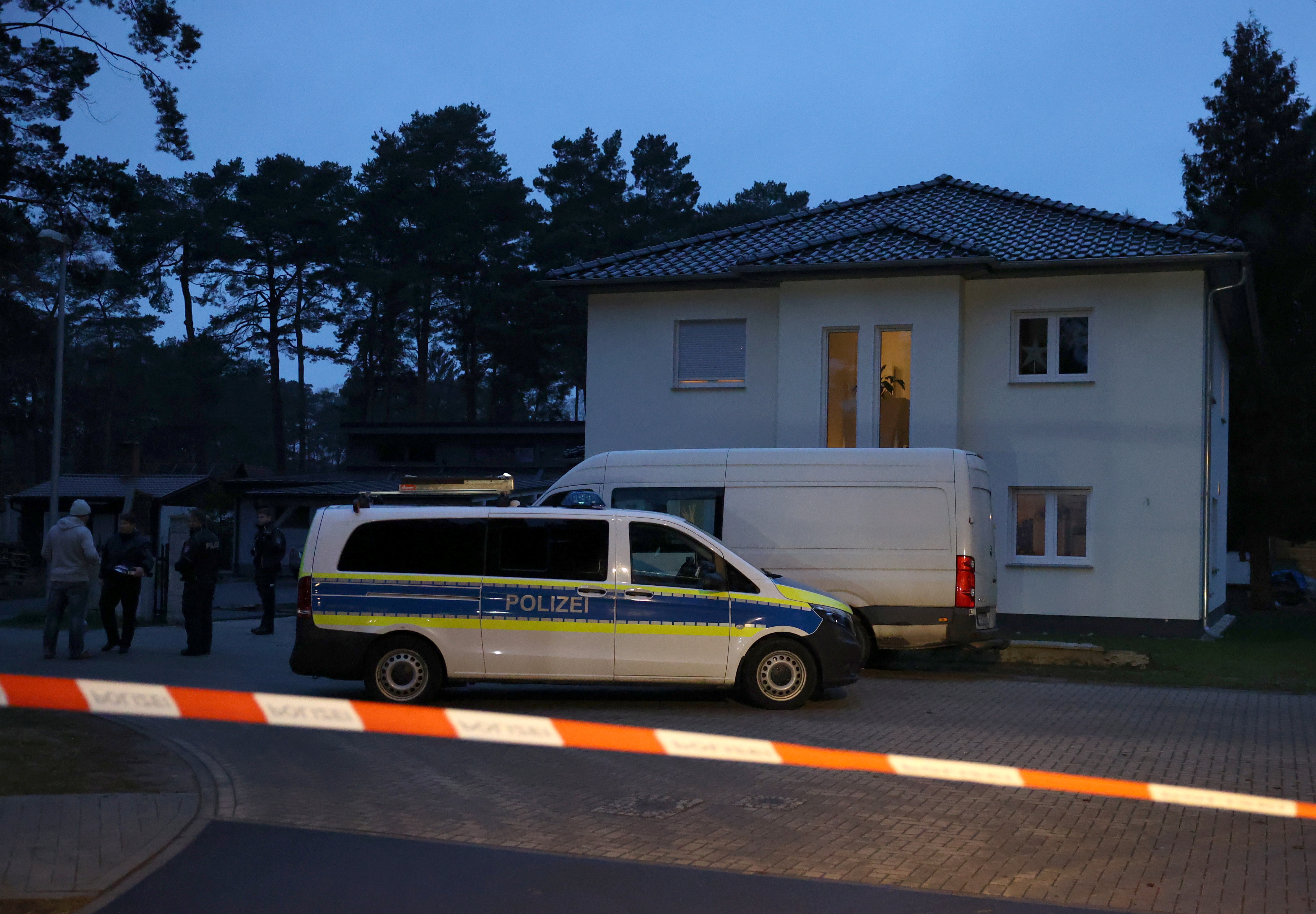 German police find five dead from shooting and stabbing