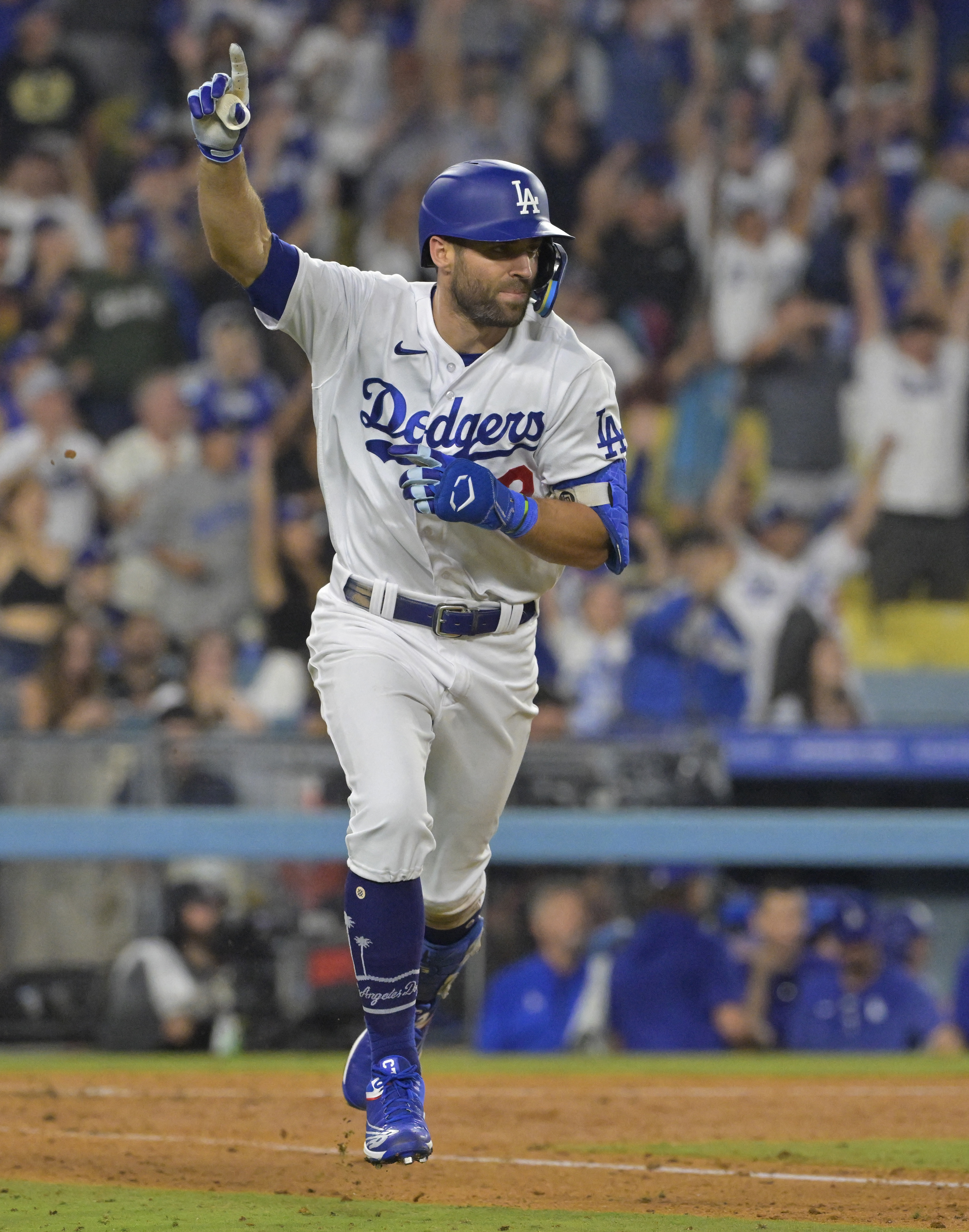 San Francisco Giants lose in extra innings to Dodgers 3-2