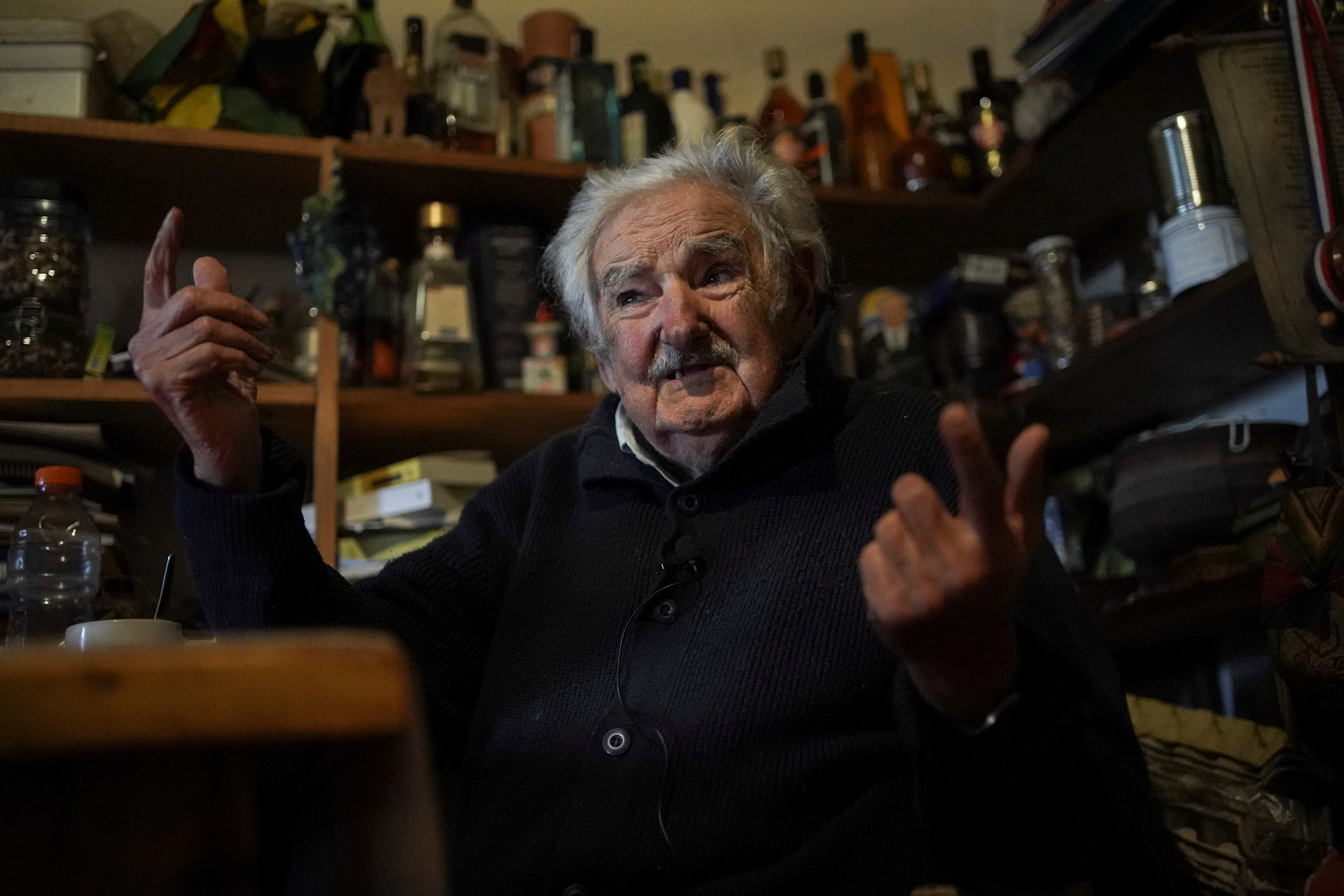 El expresidente de Uruguay José "Pepe" Mujica en entrevista con Reuters, en Rincón del Cerro