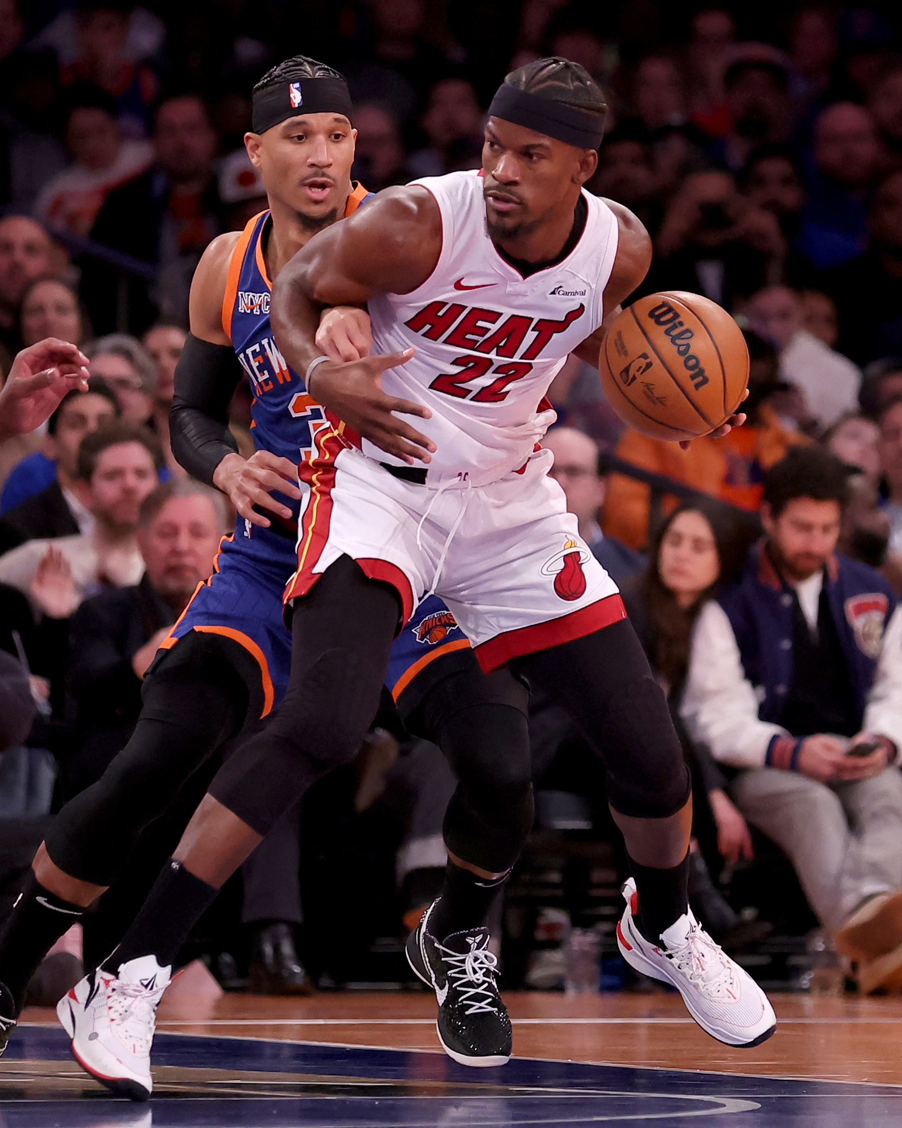 Knicks pull off late comeback for win over Heat | Reuters