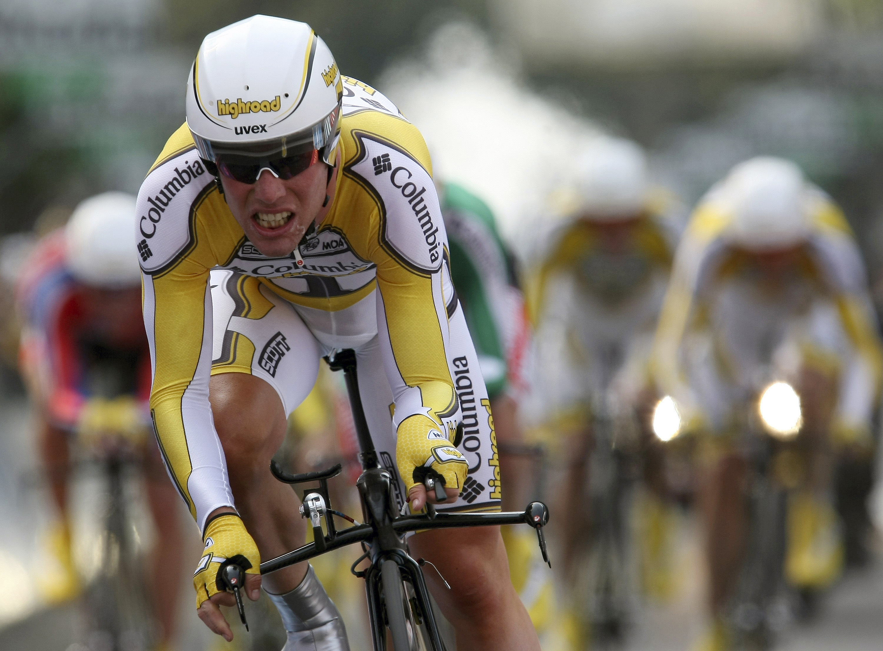 Cavendish recovering from broken ribs, collapsed lung Reuters