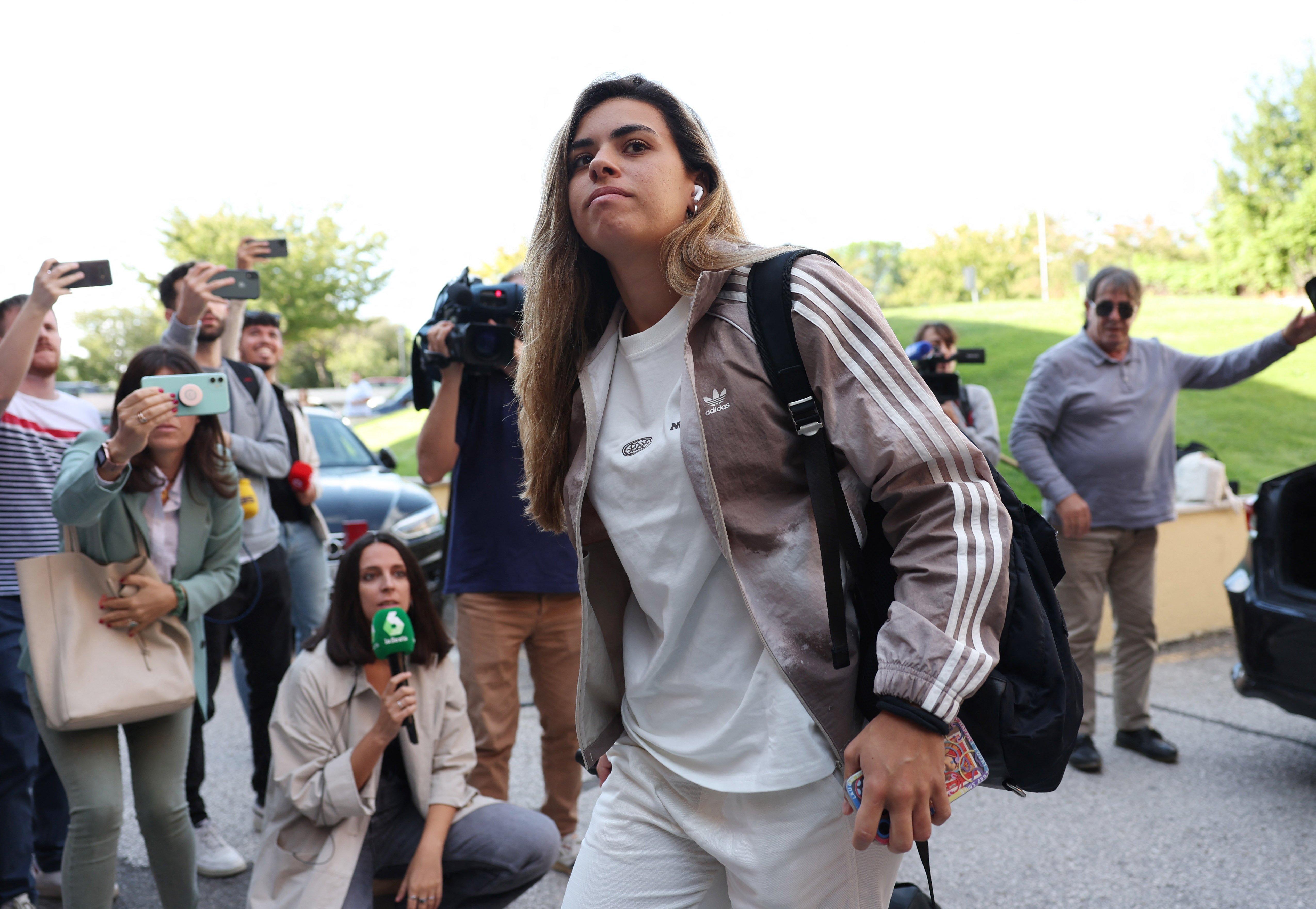 Spain women's soccer team arrive at their hotel