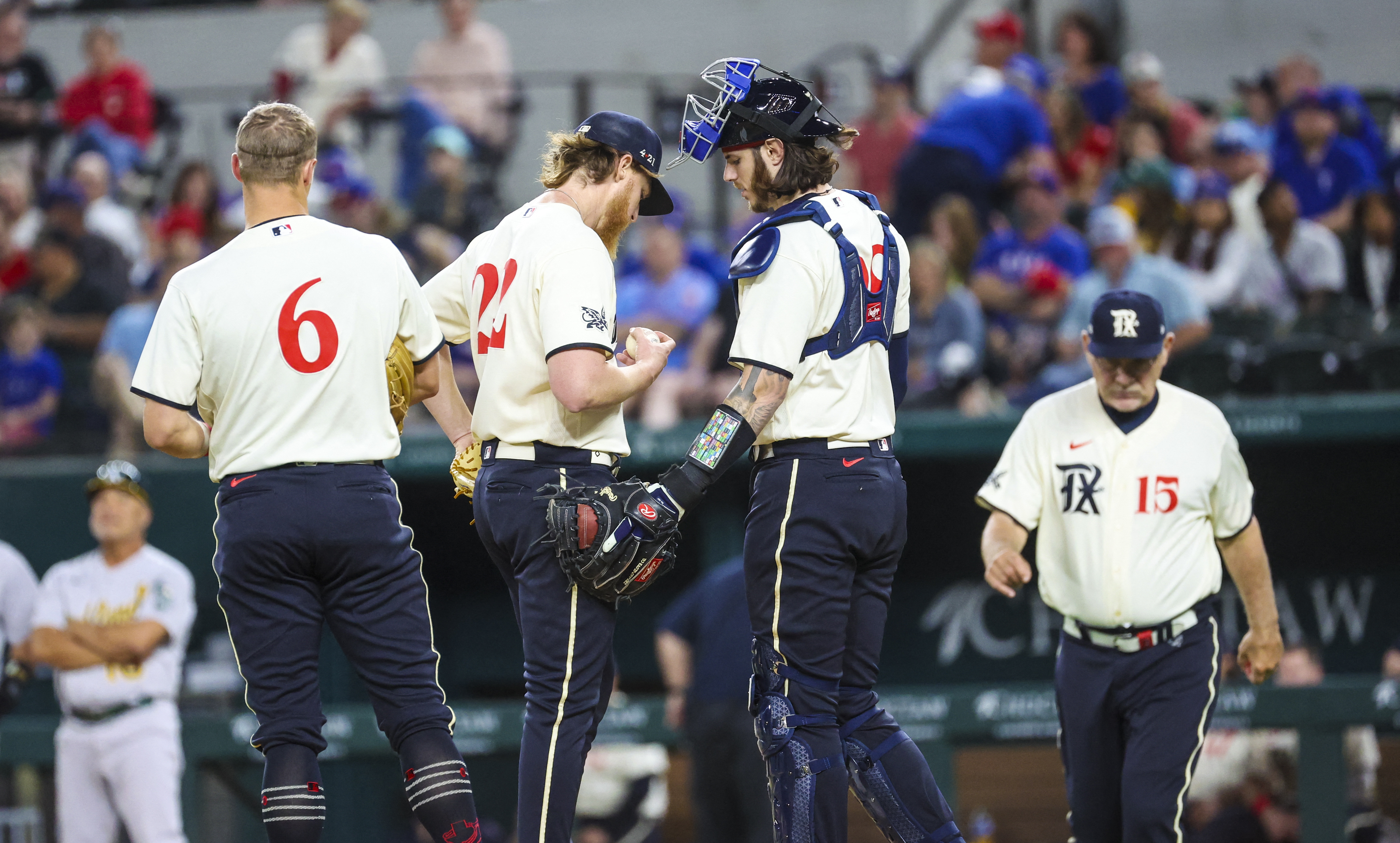 Diaz hits slam, Astros tag Pérez, rally past Rangers 7-5