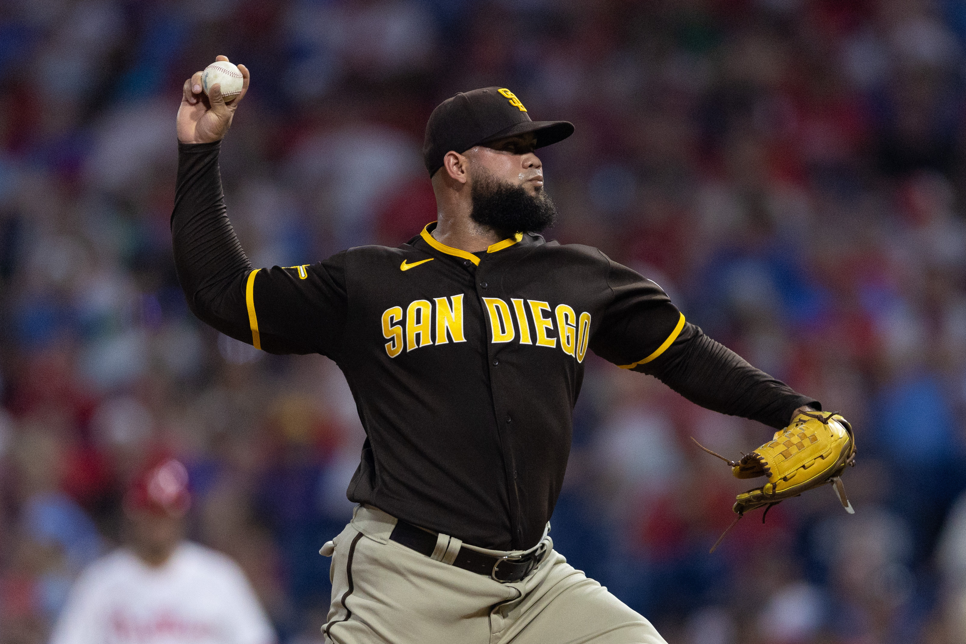 Padres sock four homers, roll past Phillies