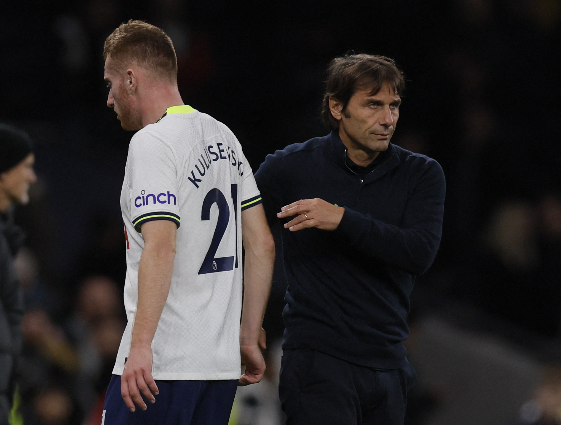 Tottenham boss Conte disappointed at fans' booing | Reuters