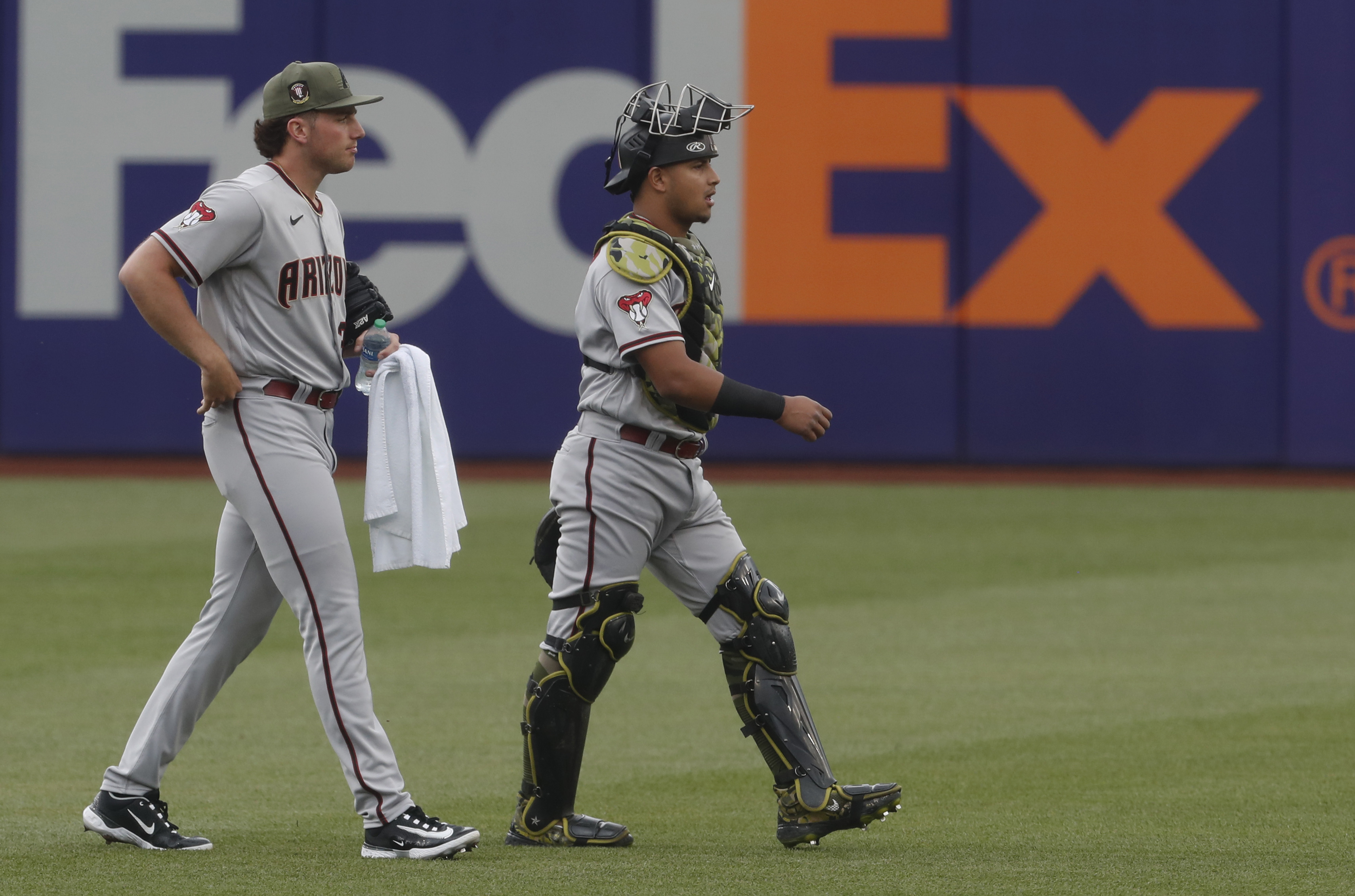 Diamondbacks edge Pirates 4-3 on Pavin Smith's blast