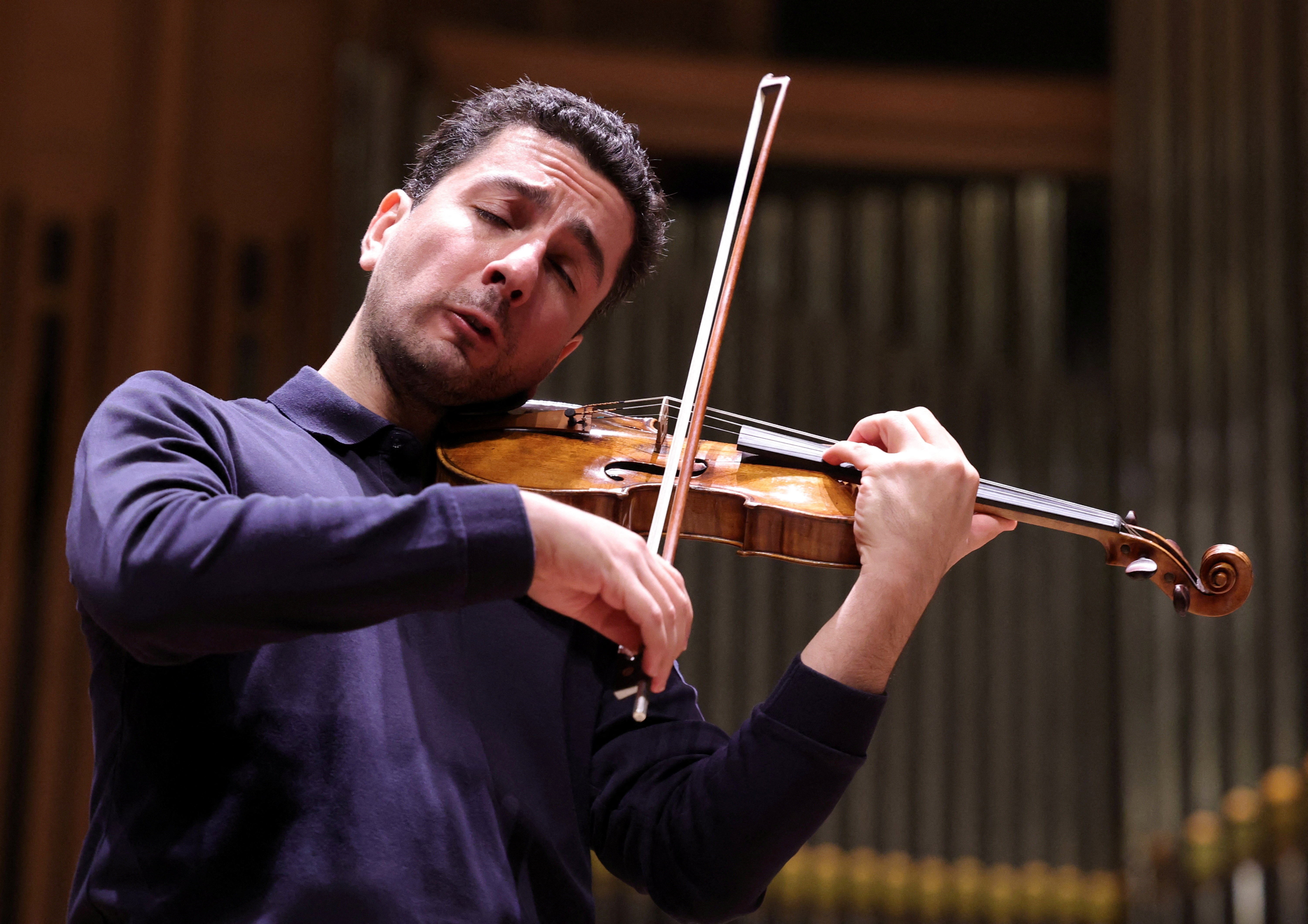 Stradivarius violin takes spotlight at Brussels concert | Reuters