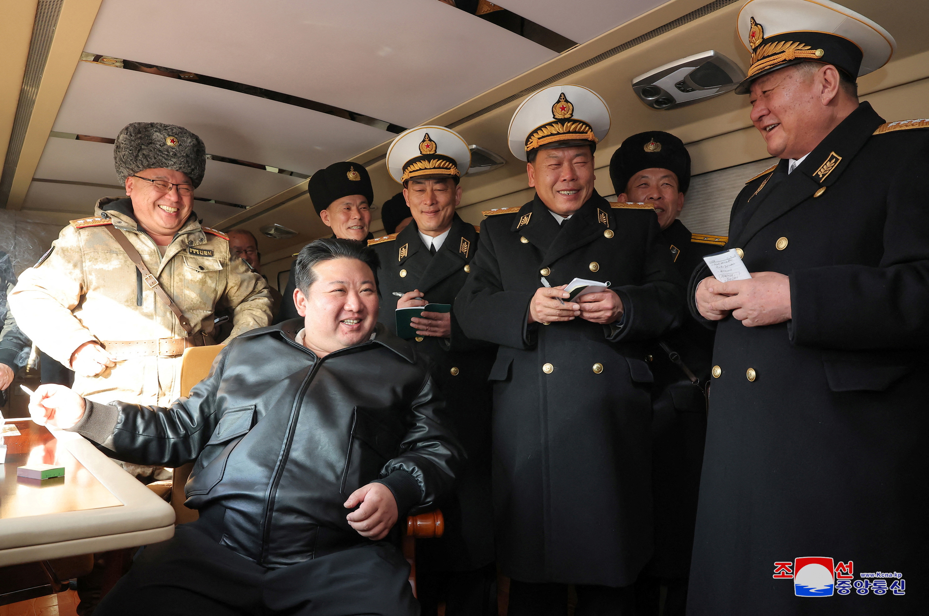 Kim Jong Un calls for expanded missile launcher production – DW – 01/05/2024