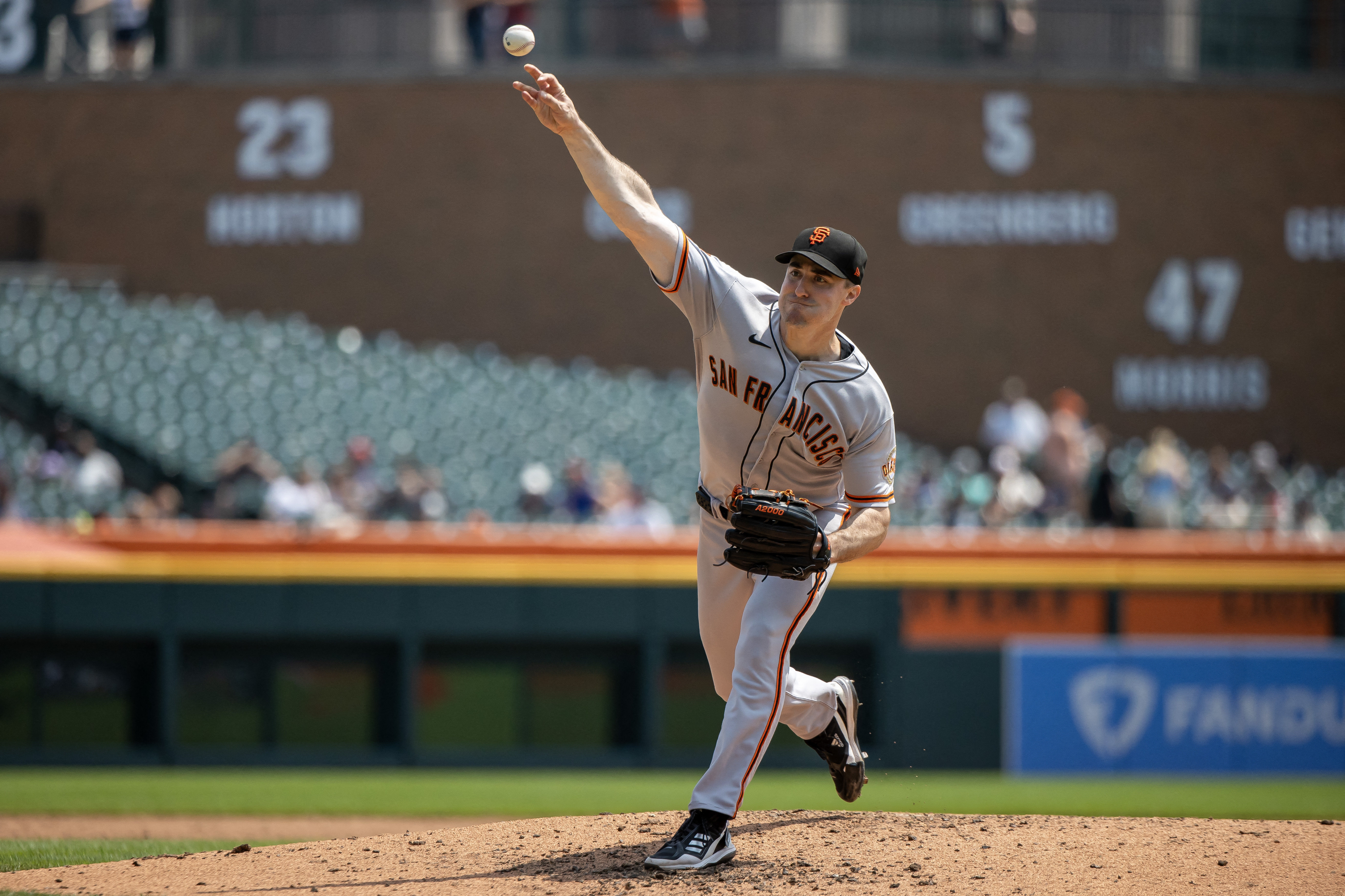 Tigers hand Giants sixth straight loss in makeup game