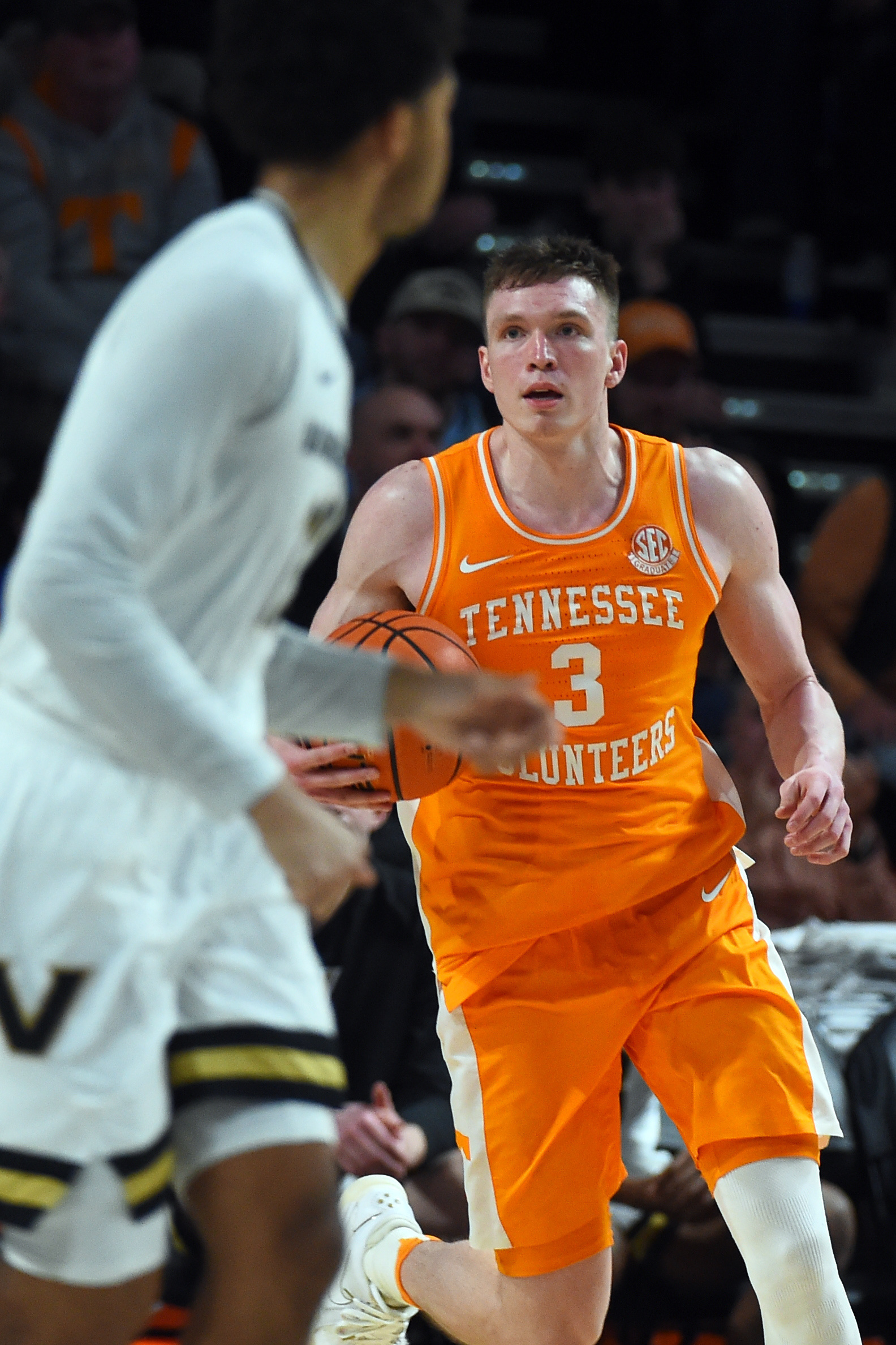 Dalton Knecht stays red hot as No. 5 Tennessee downs Vanderbilt Reuters