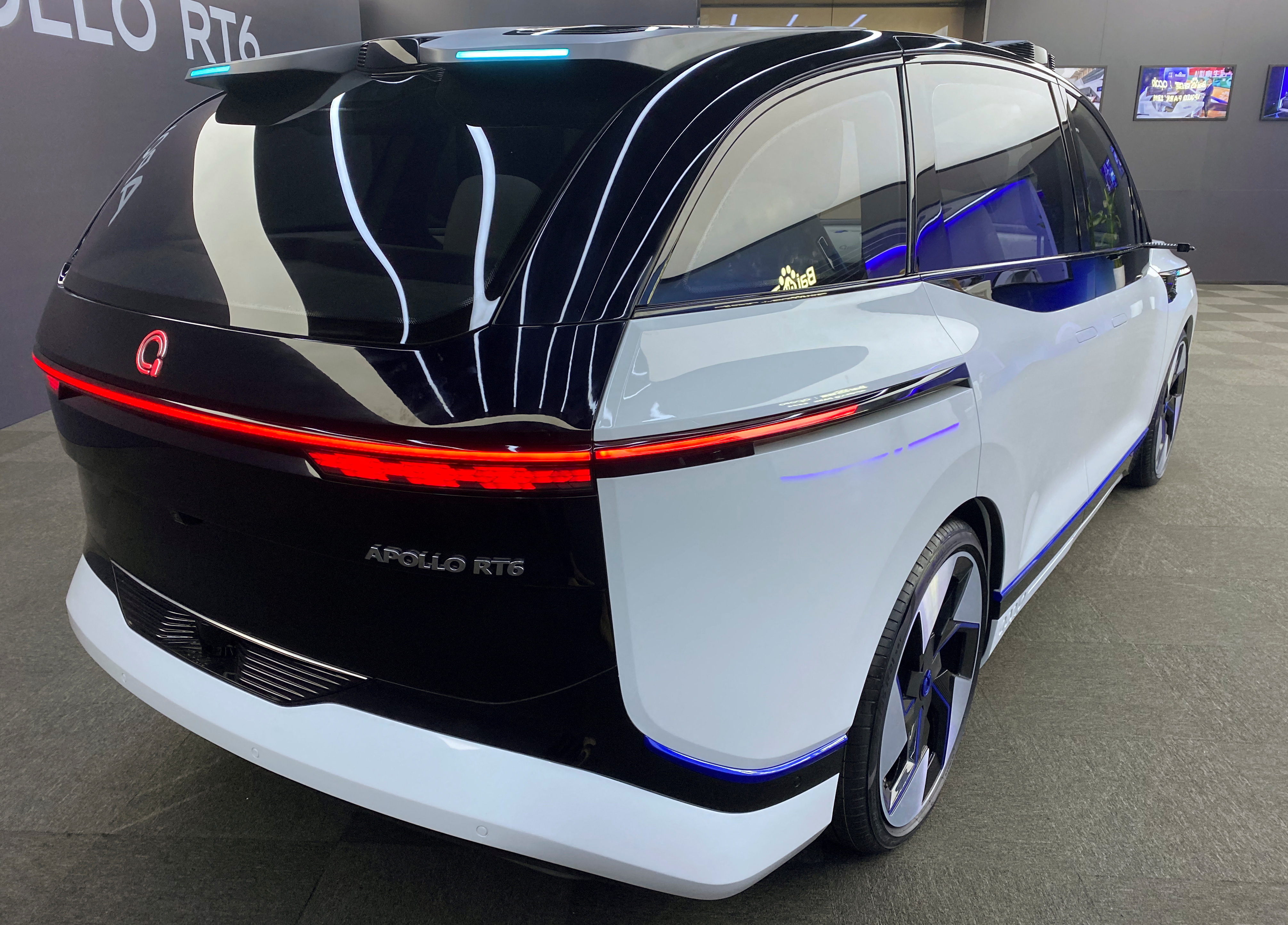 Baidu unveils autonomous vehicle without steering wheel | Reuters image