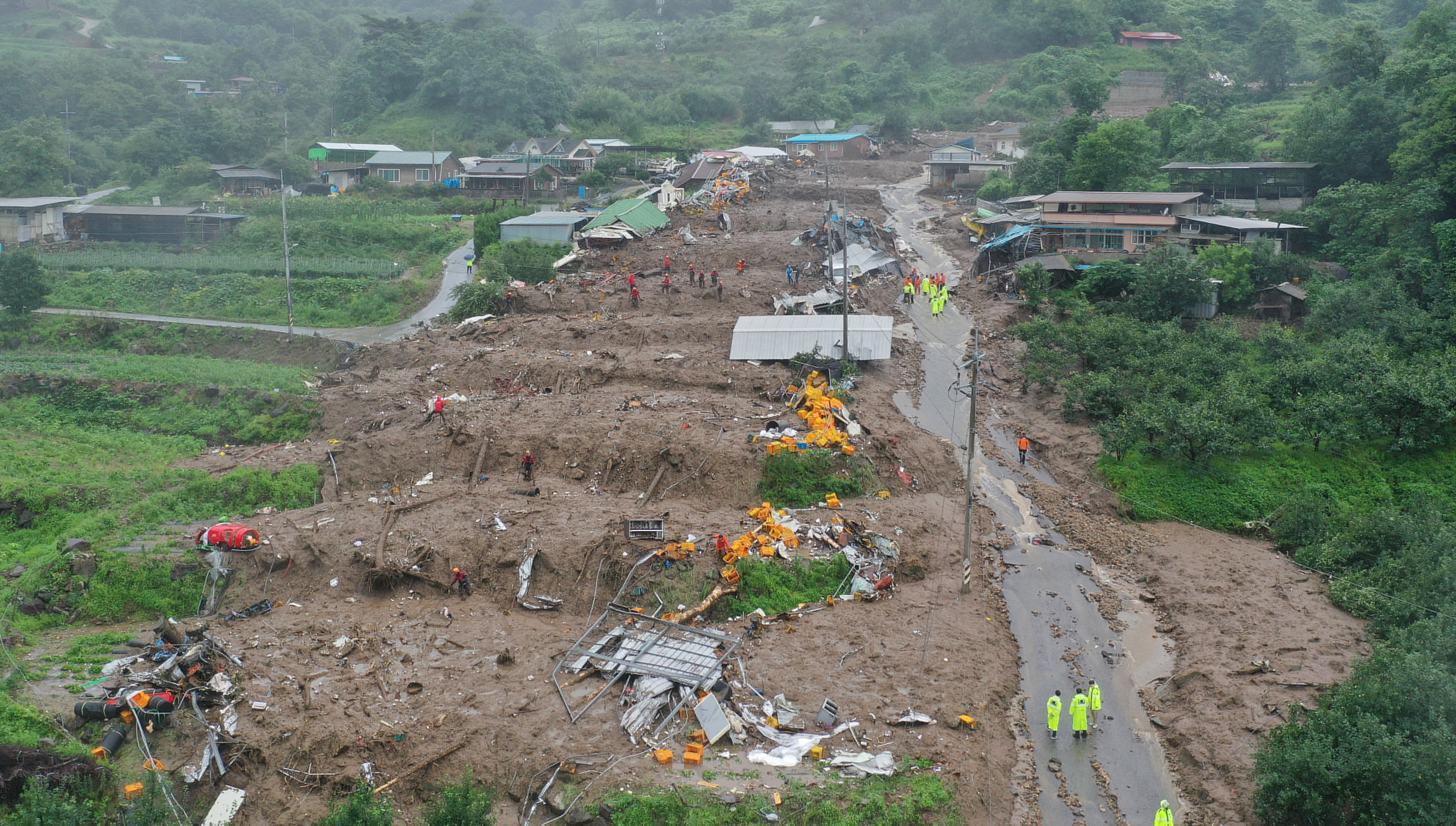 South Korea hit with landslides, flooding, hundreds evacuated