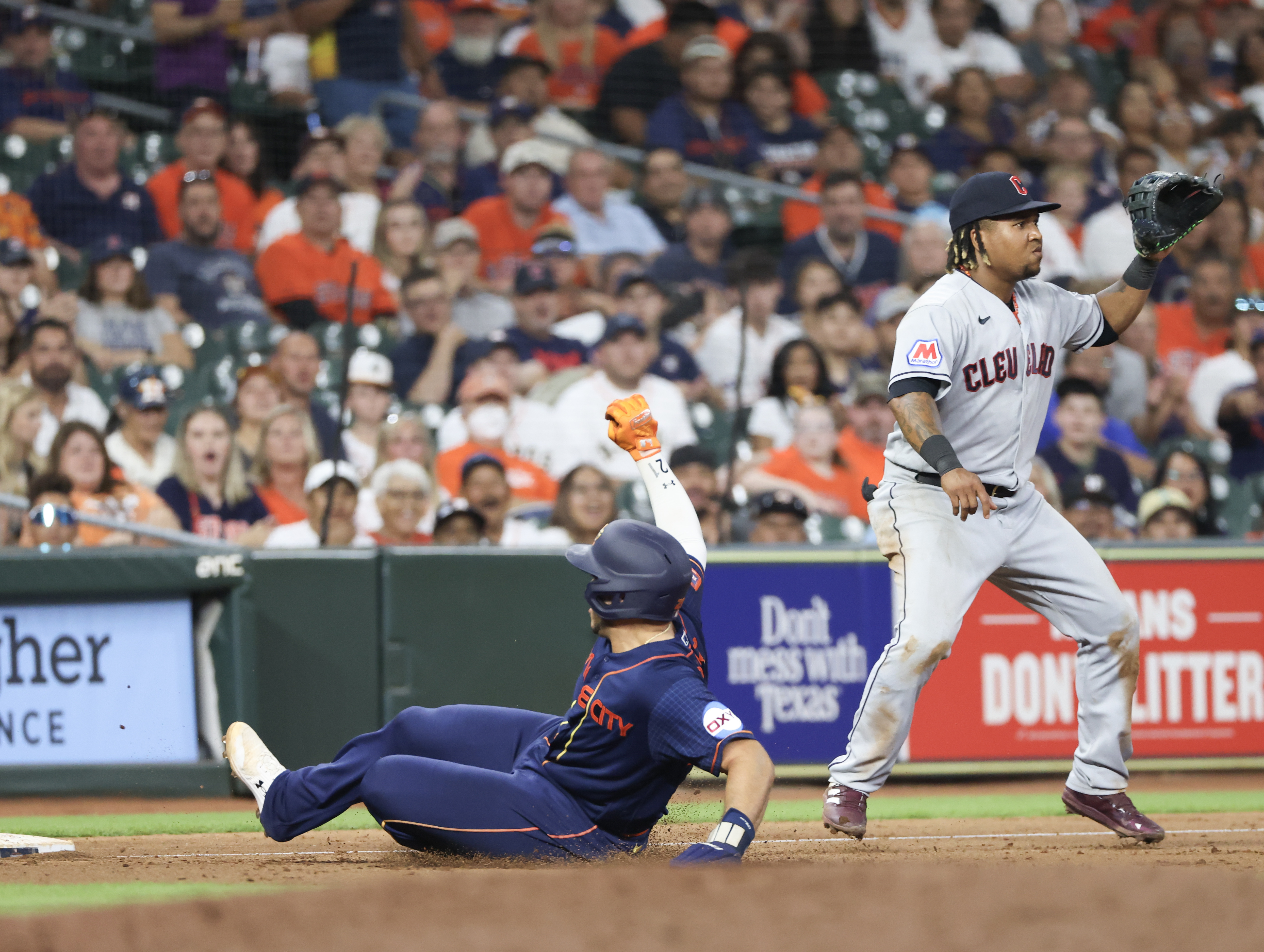 Texas Rangers rally in time to complete sweep of Cleveland