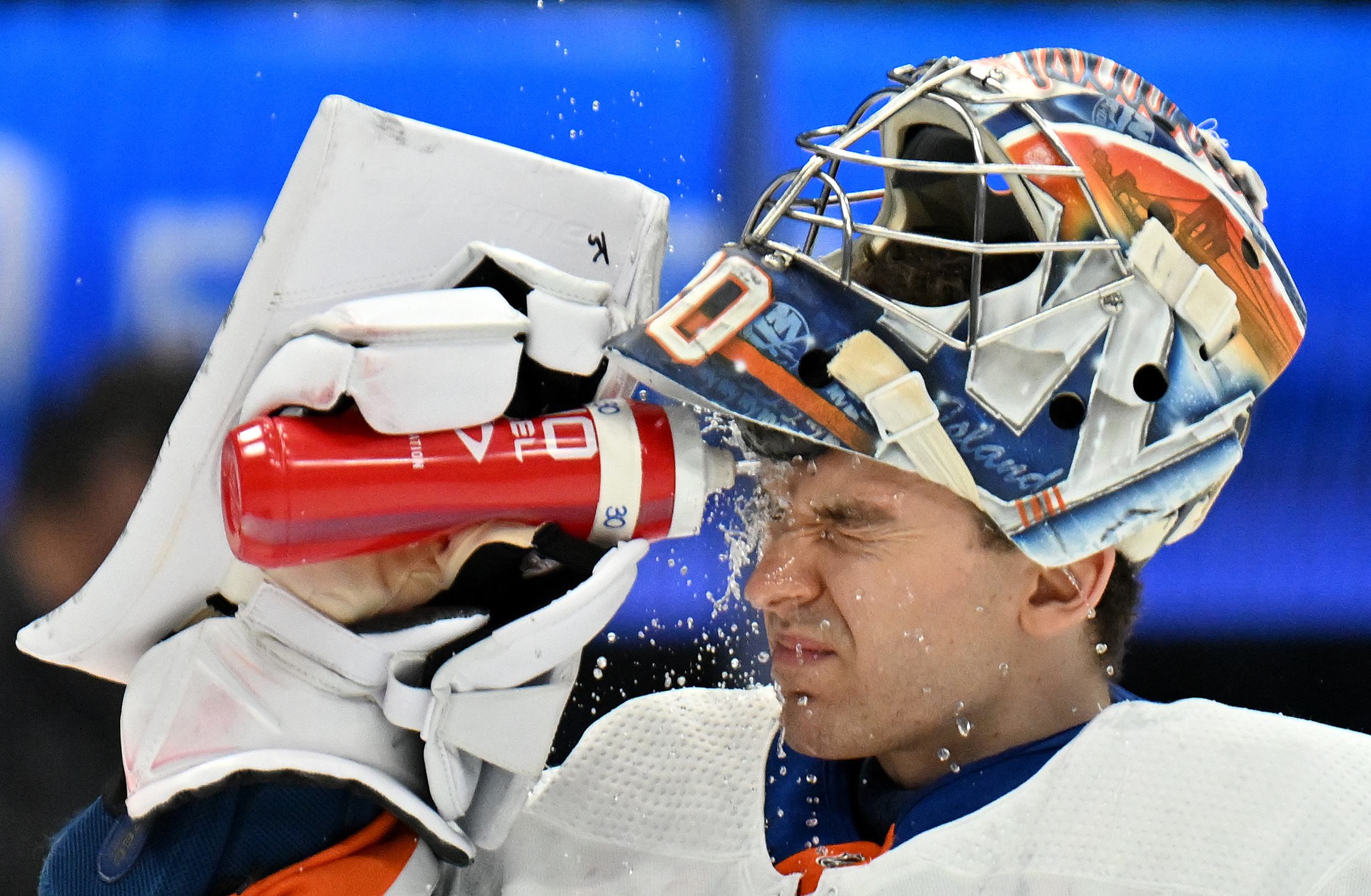 Islanders Sweep Season Series With Maple Leafs | Reuters