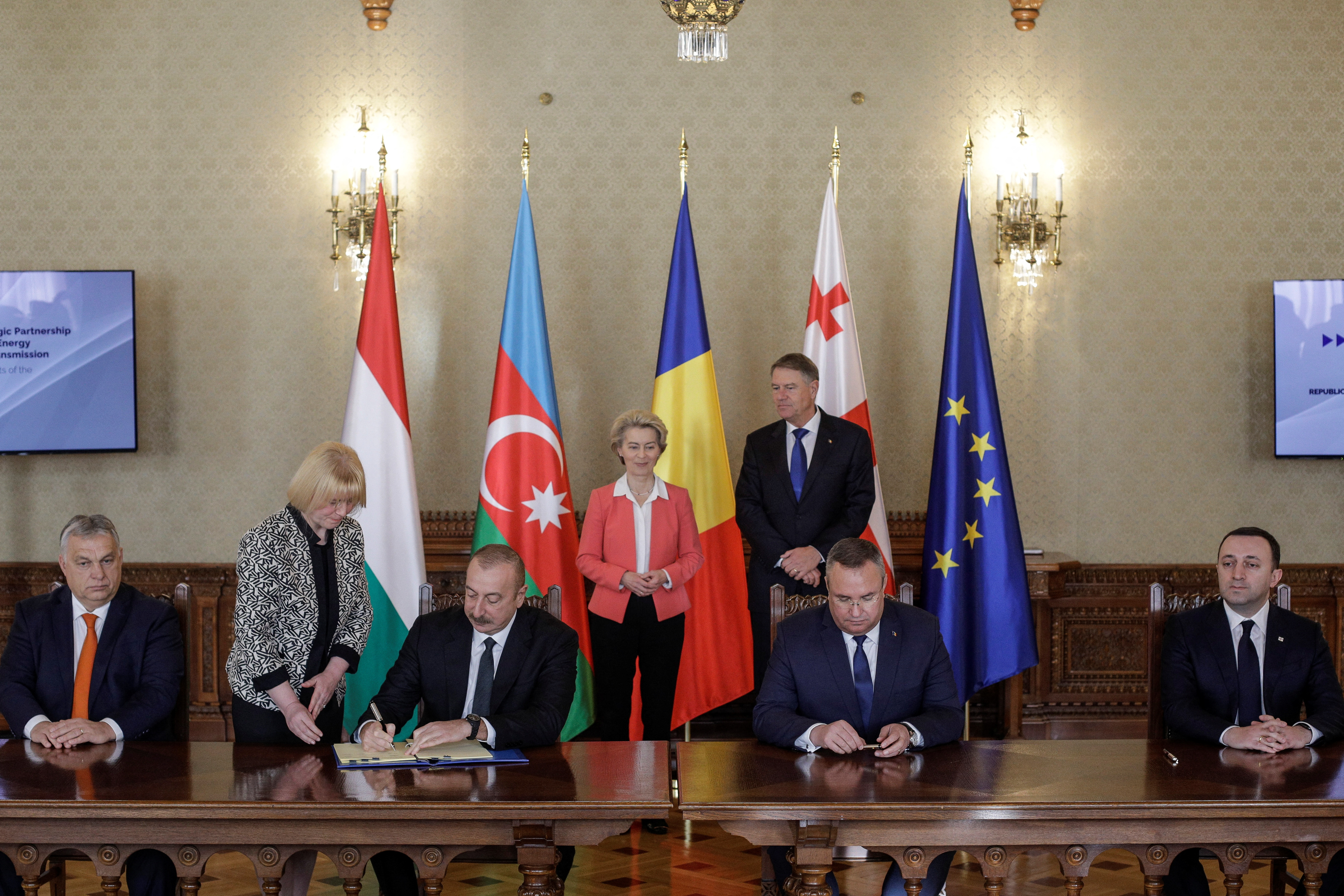 Romania, Georgia, Hungary and Azerbaijan sign a memorandum in Bucharest on the establishment of a power line that will bring electricity from Azerbaijan