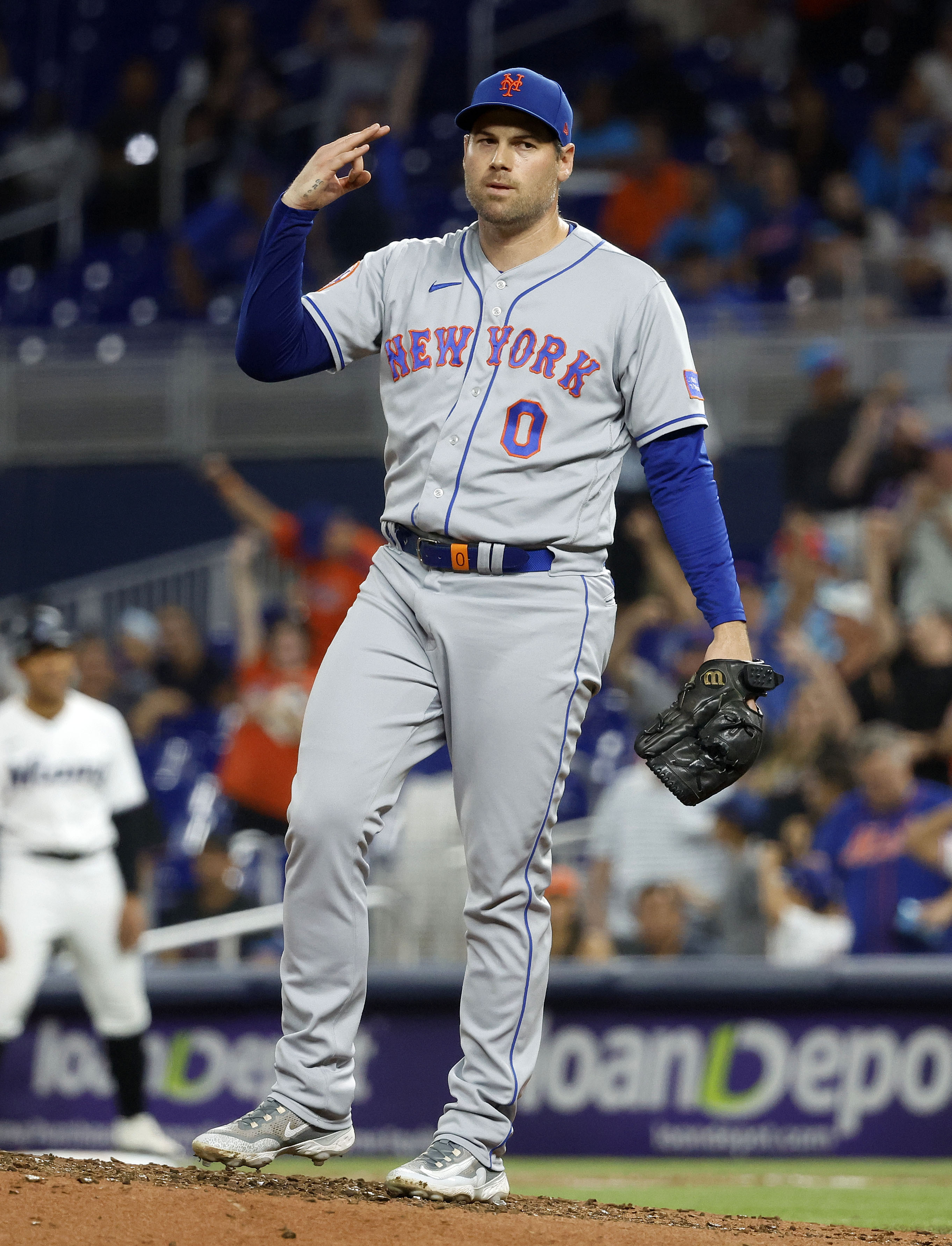 Jeff McNeil's 9th-inning homer lifts Mets over Marlins