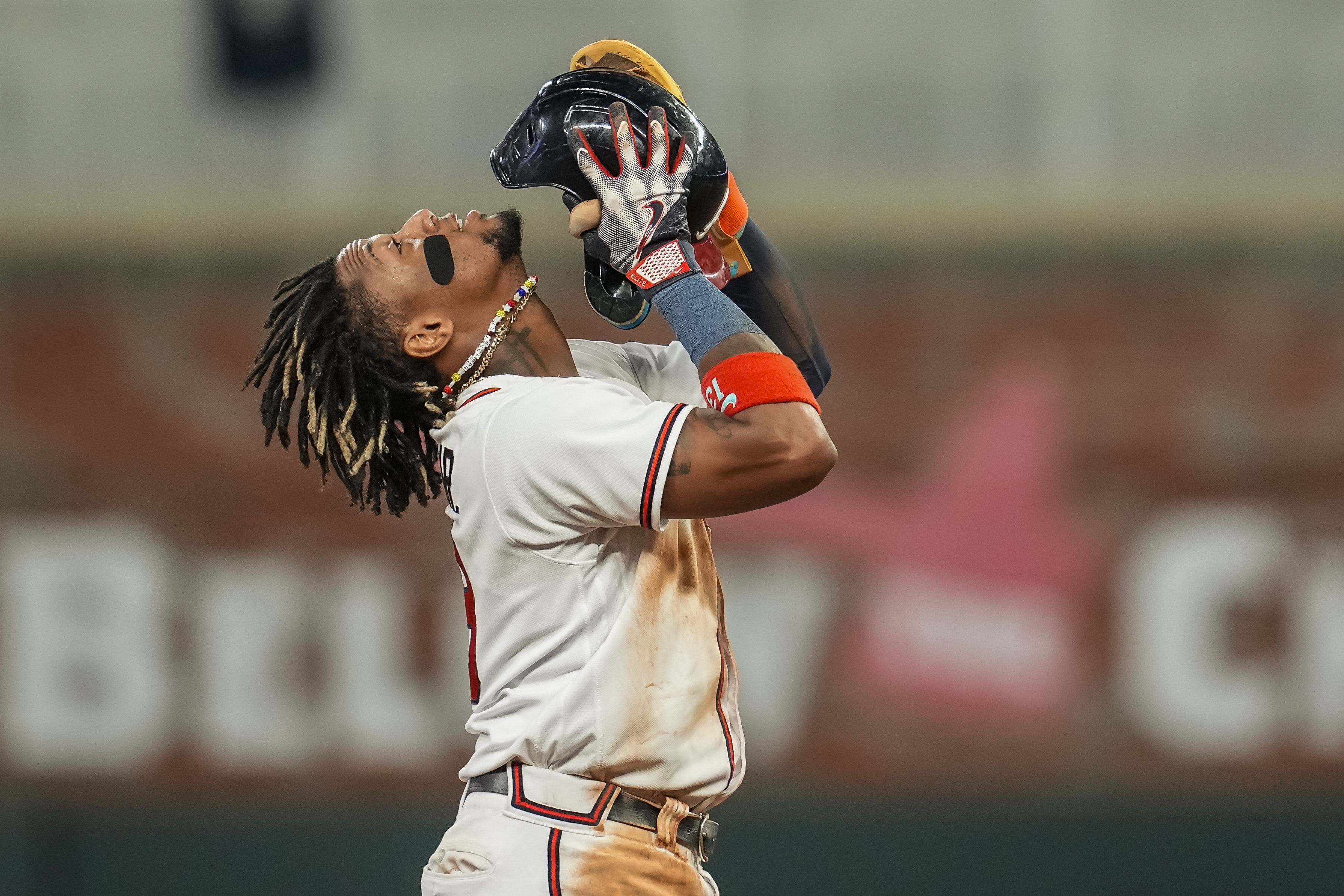 Ronald Acuña homers, steals 50th base in Braves' 11-5 win over Brewers