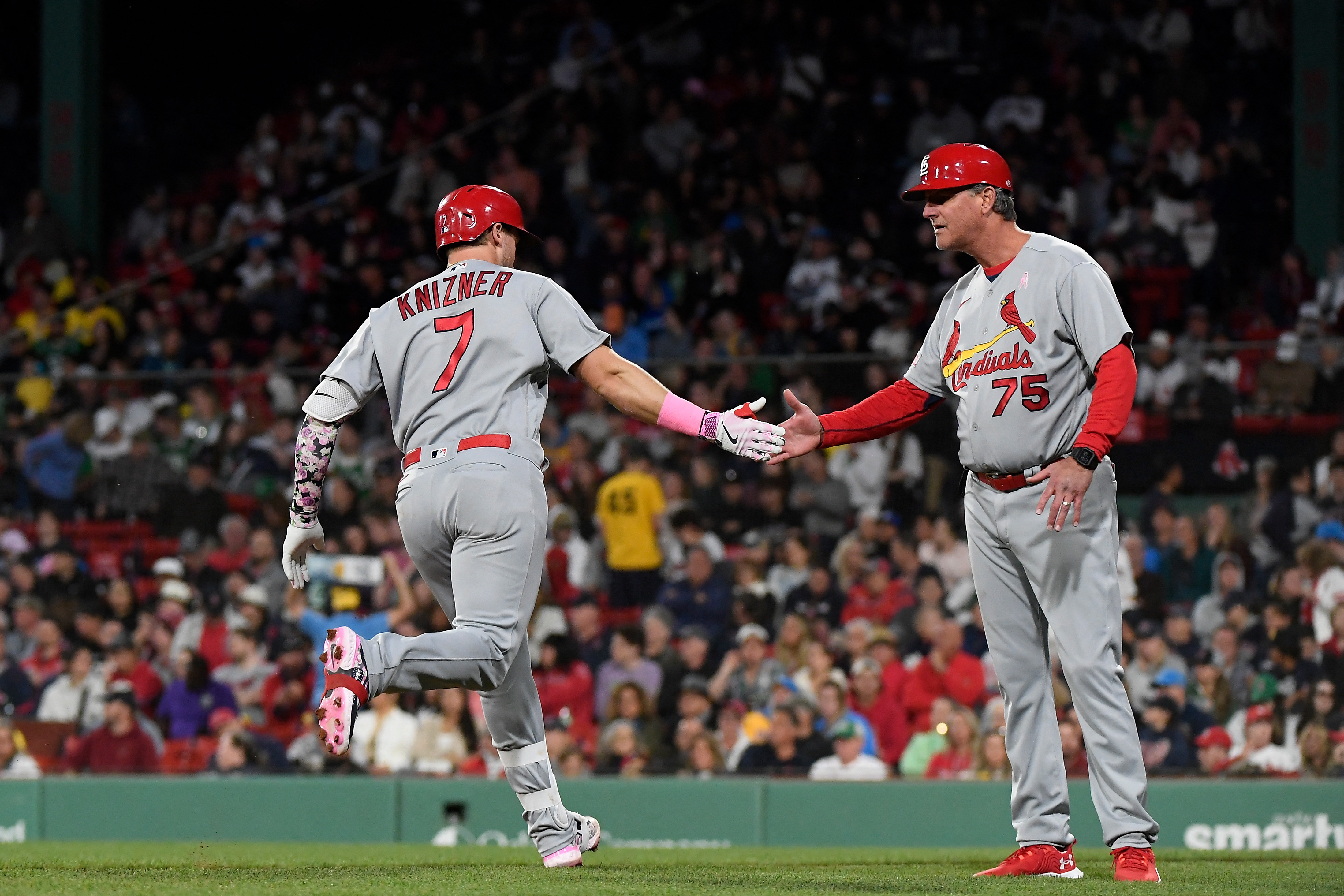 Cardinals complete 3-game sweep with 9-1 rout of Red Sox
