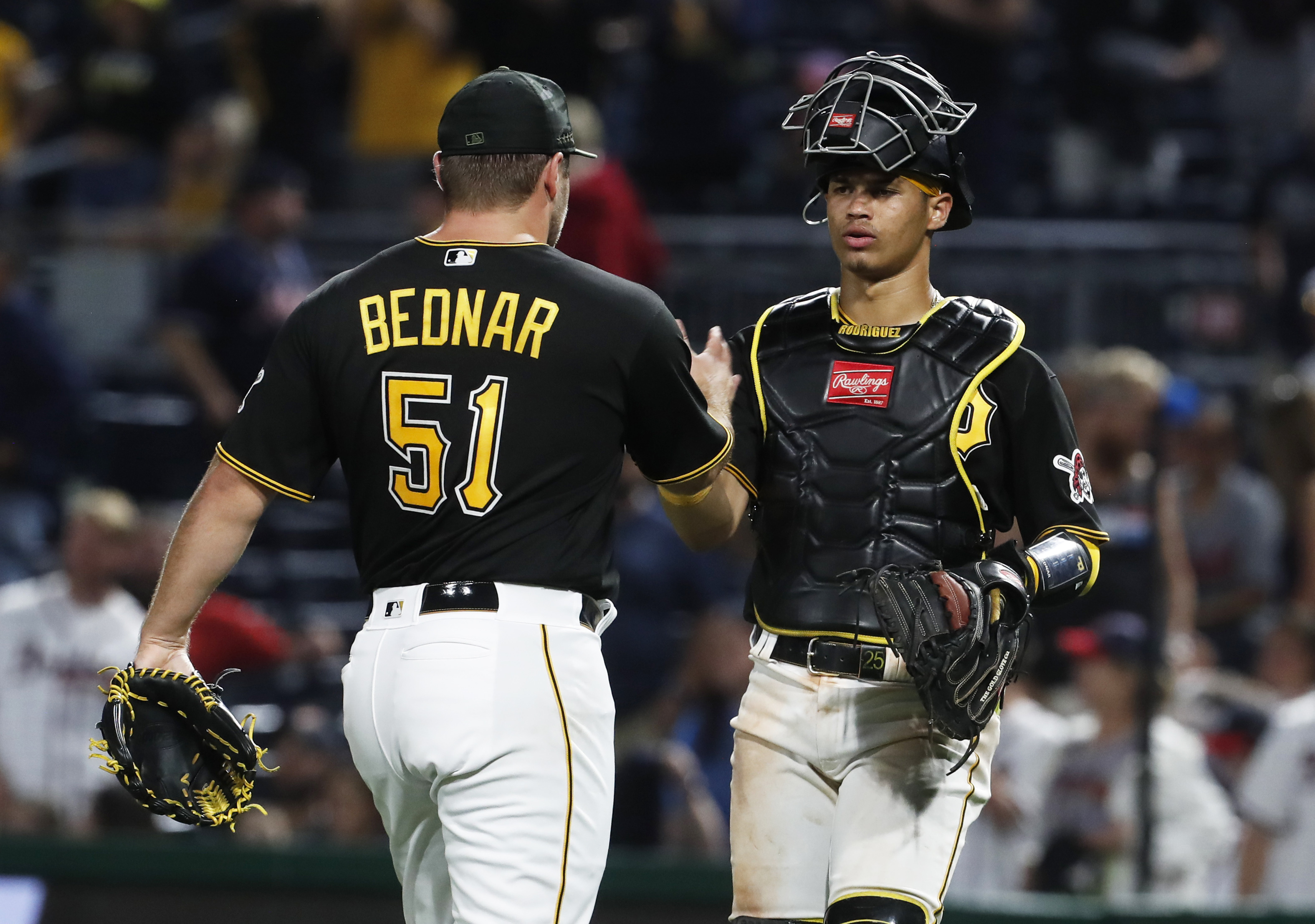Pirates lean on big third inning to edge Braves