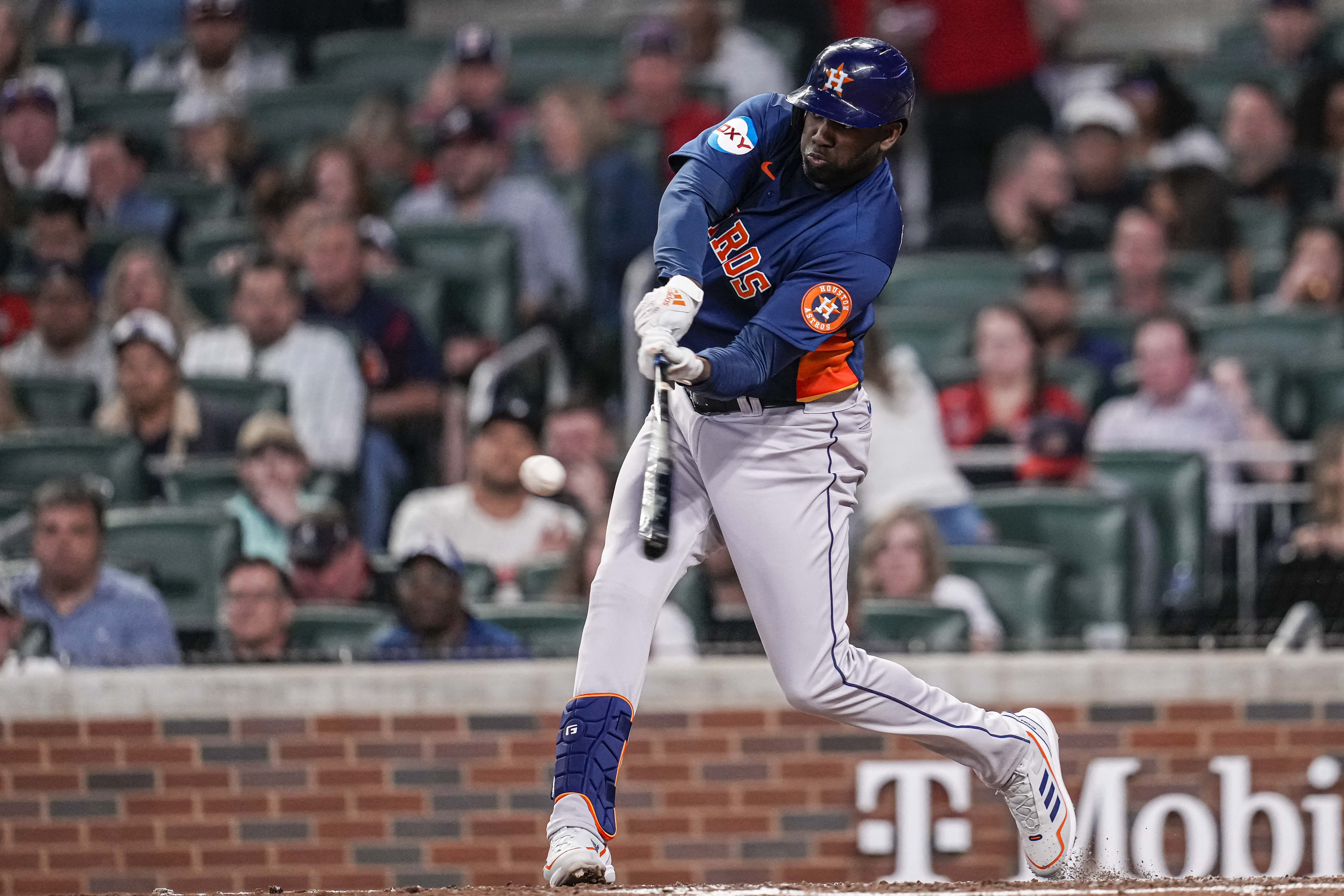 Kyle Tucker, Yordan Alvarez lead Astros over White Sox 6-4