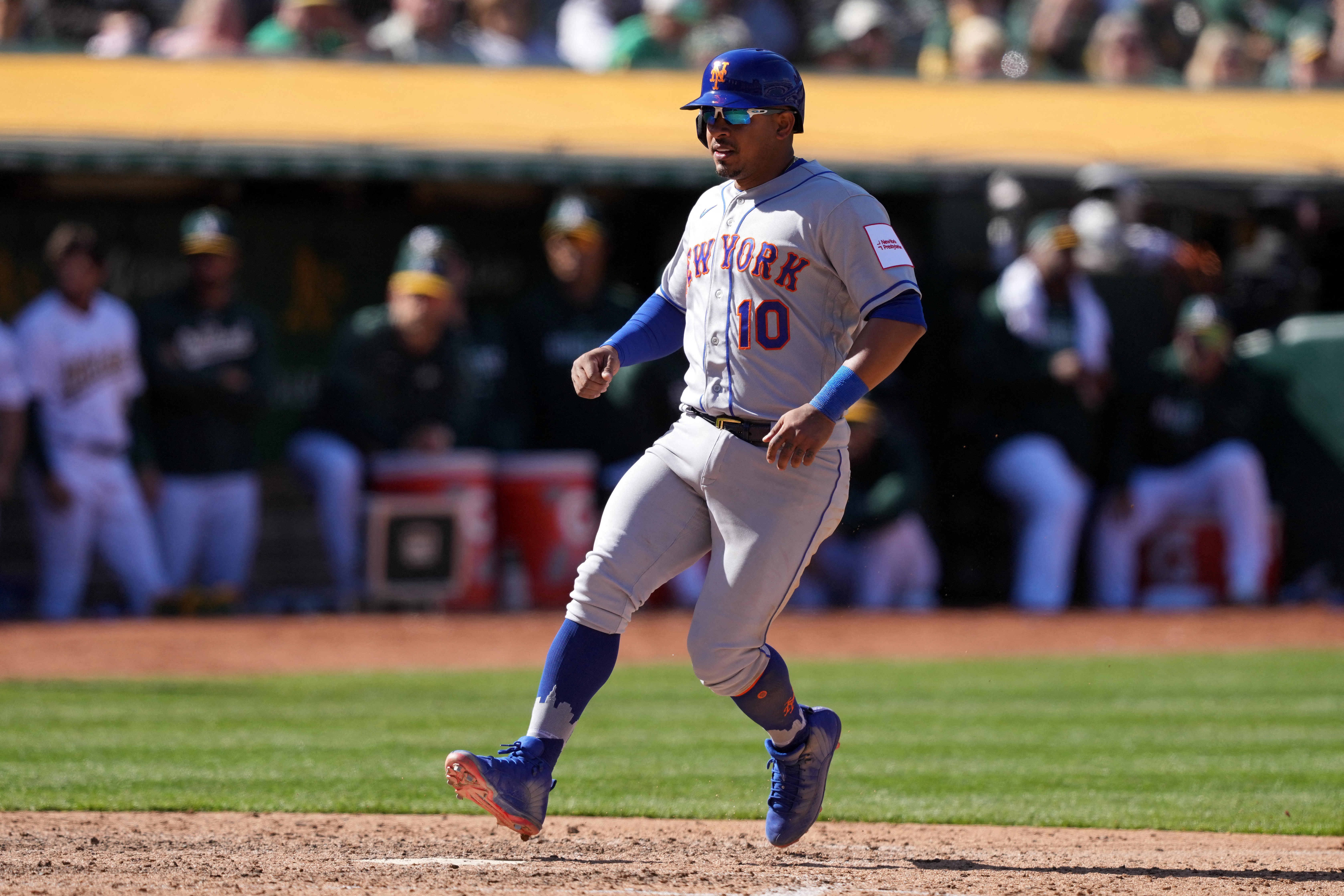 Mets get past Athletics in 10 innings to complete sweep