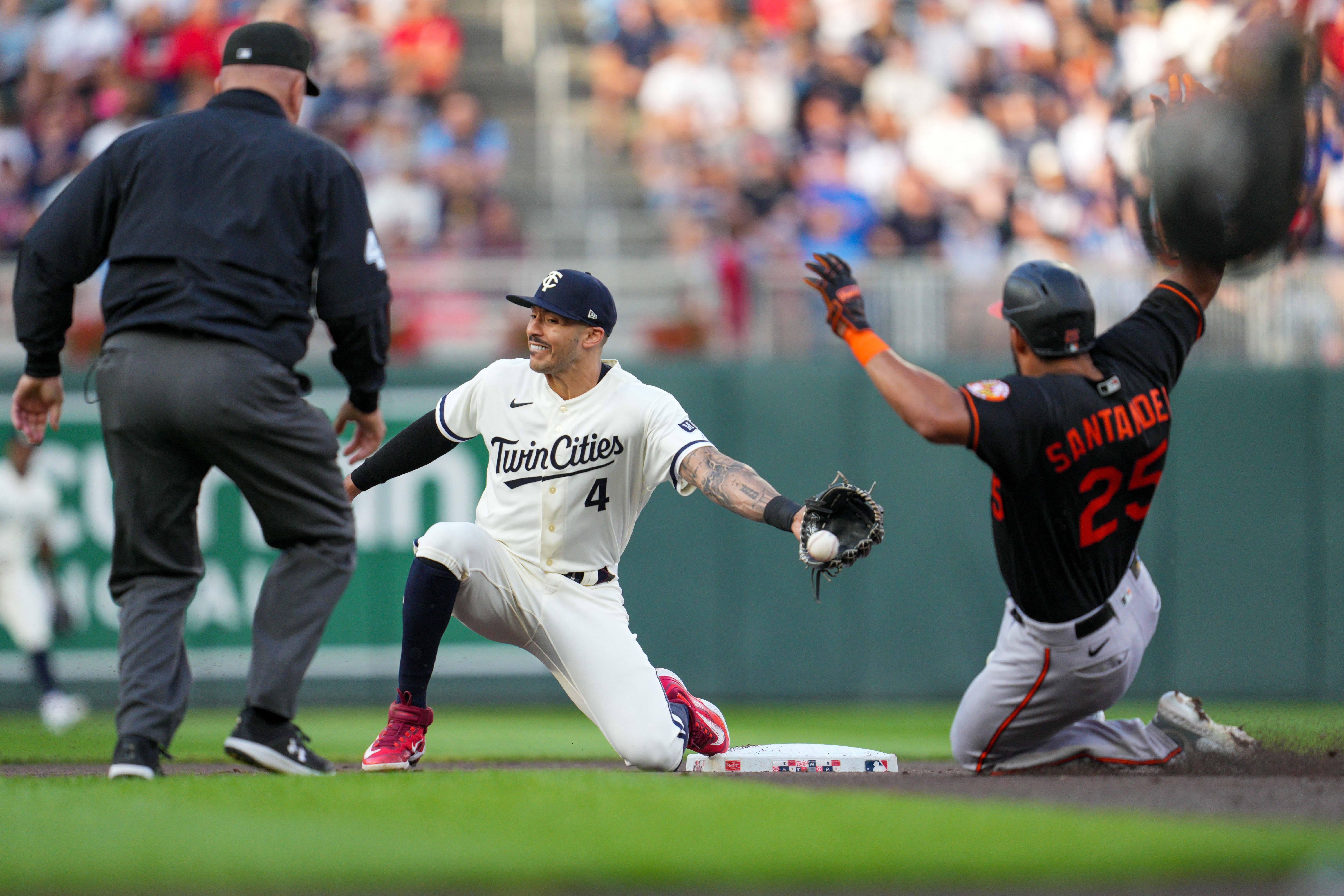 Two-run 10th inning pushes Orioles past Twins