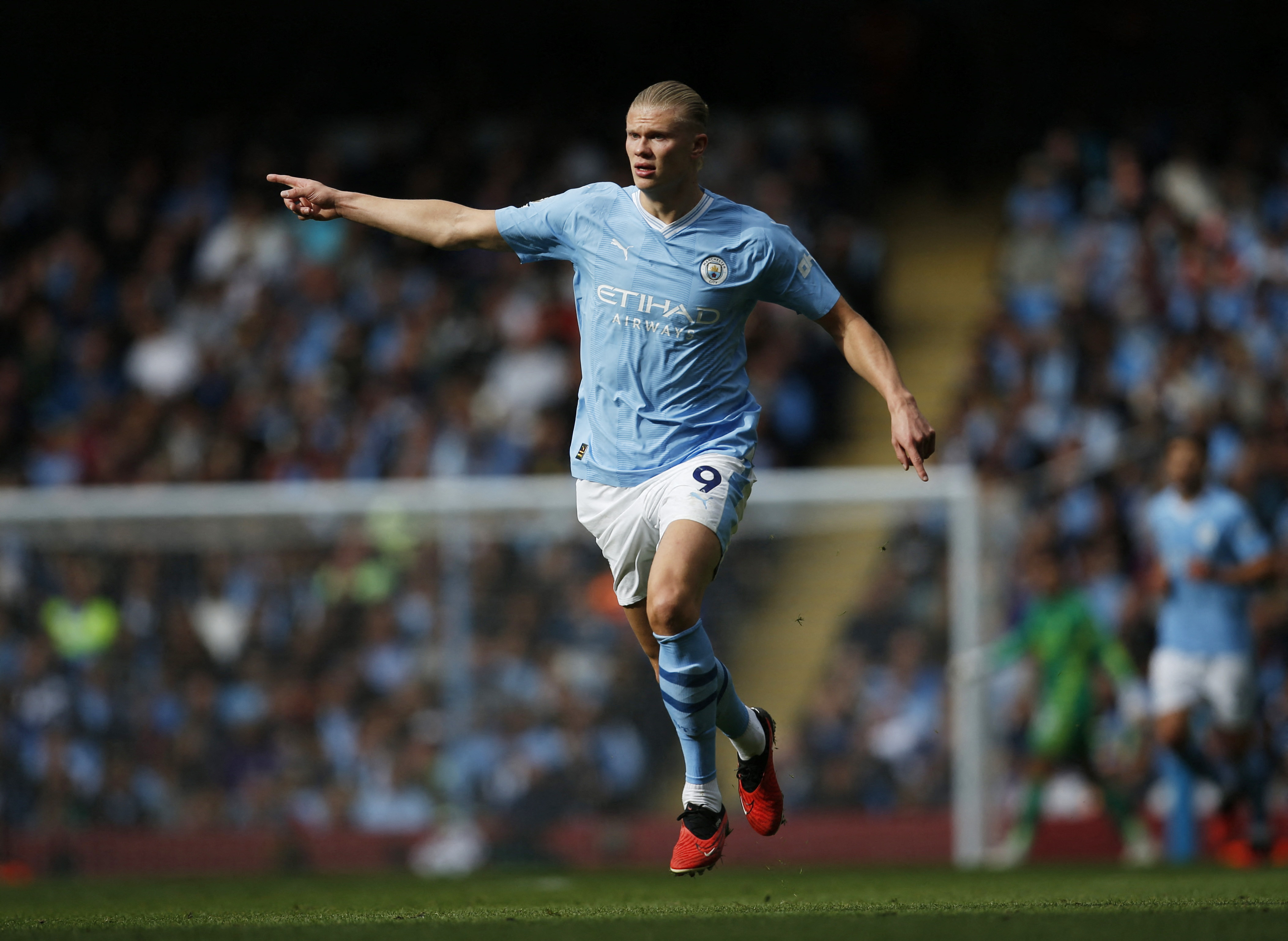 Man City Beat Nottingham Forest 2-0 Despite Rodri Red Card | Reuters