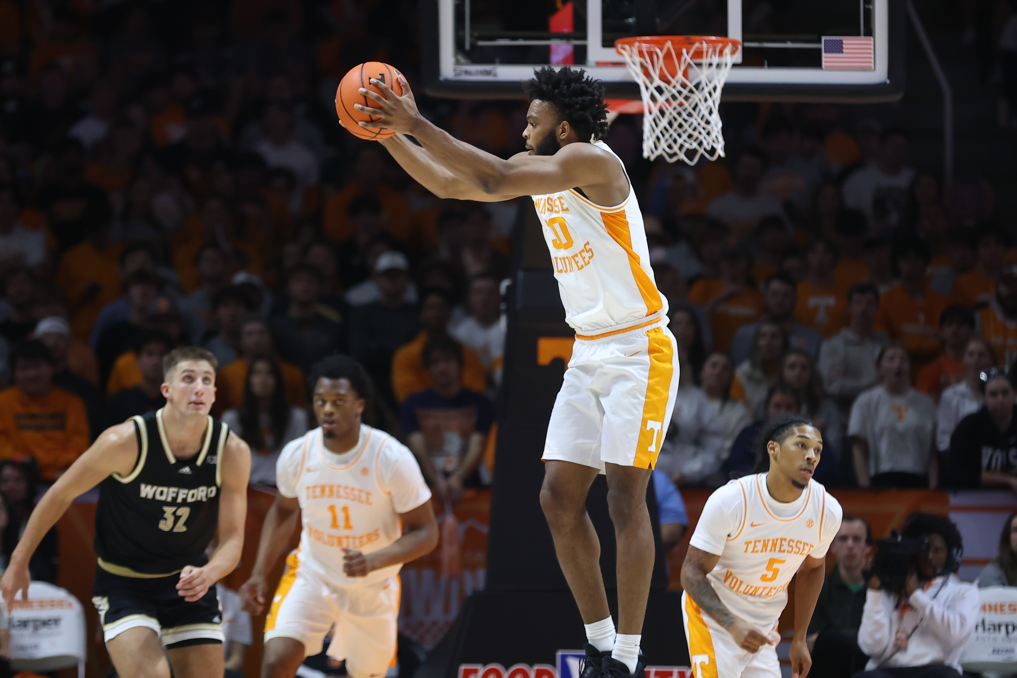 No. 7 Tennessee cruises past Wofford | Reuters