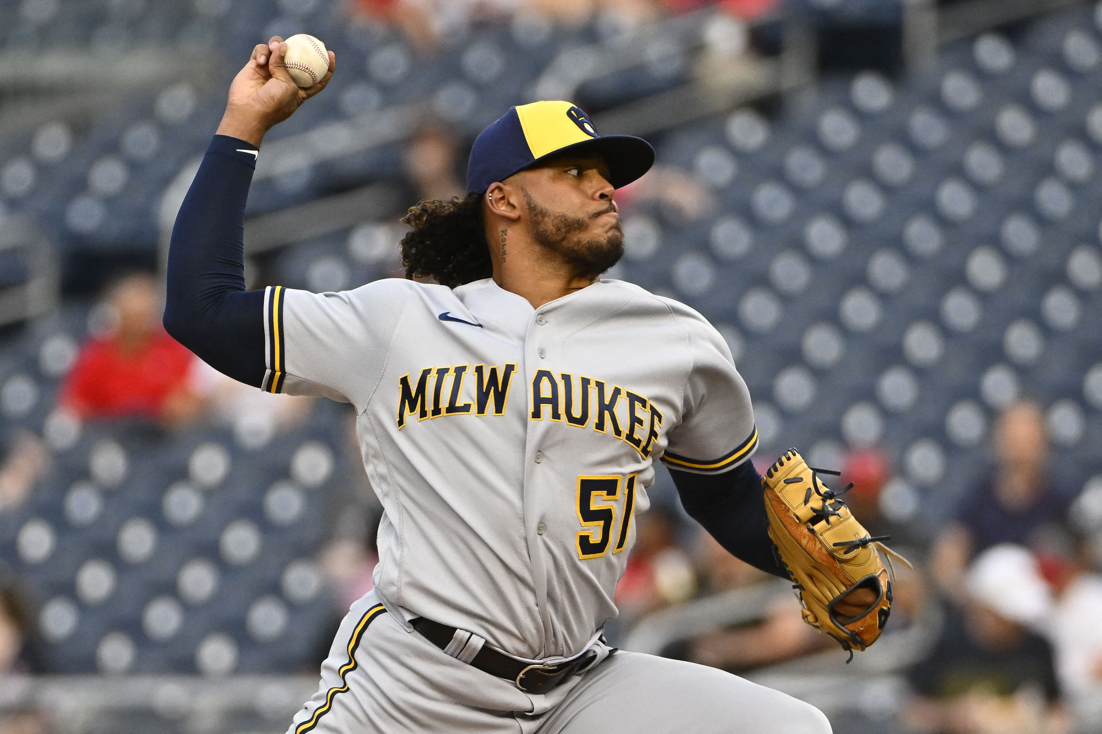 Brewers beat Nationals 6-4, snap 4-game losing streak